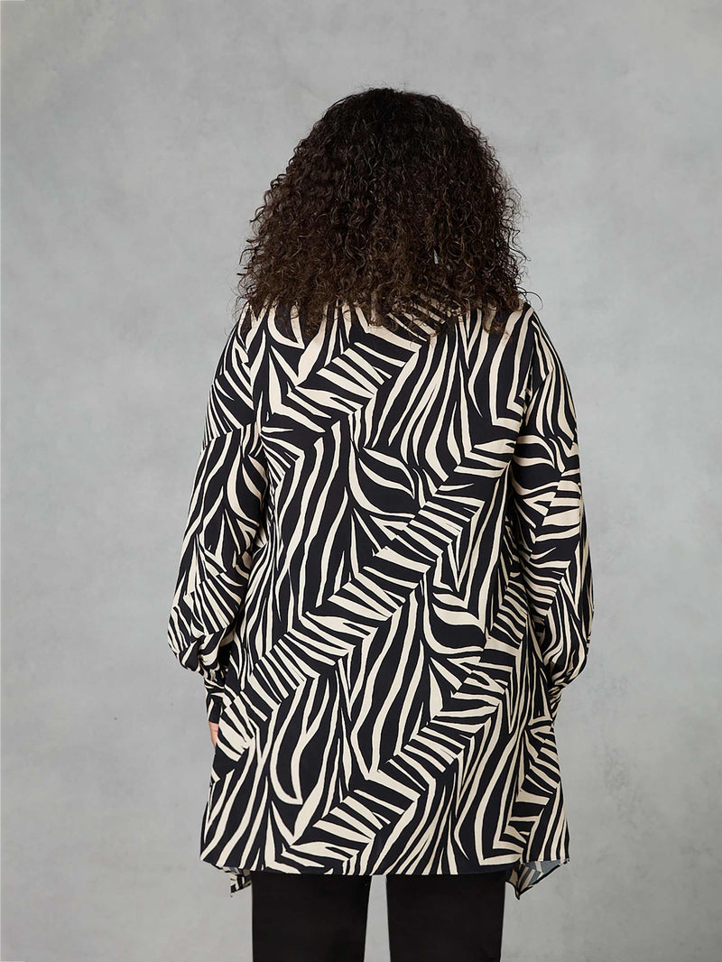 Stone Linear Print Hanky Hem Shirt