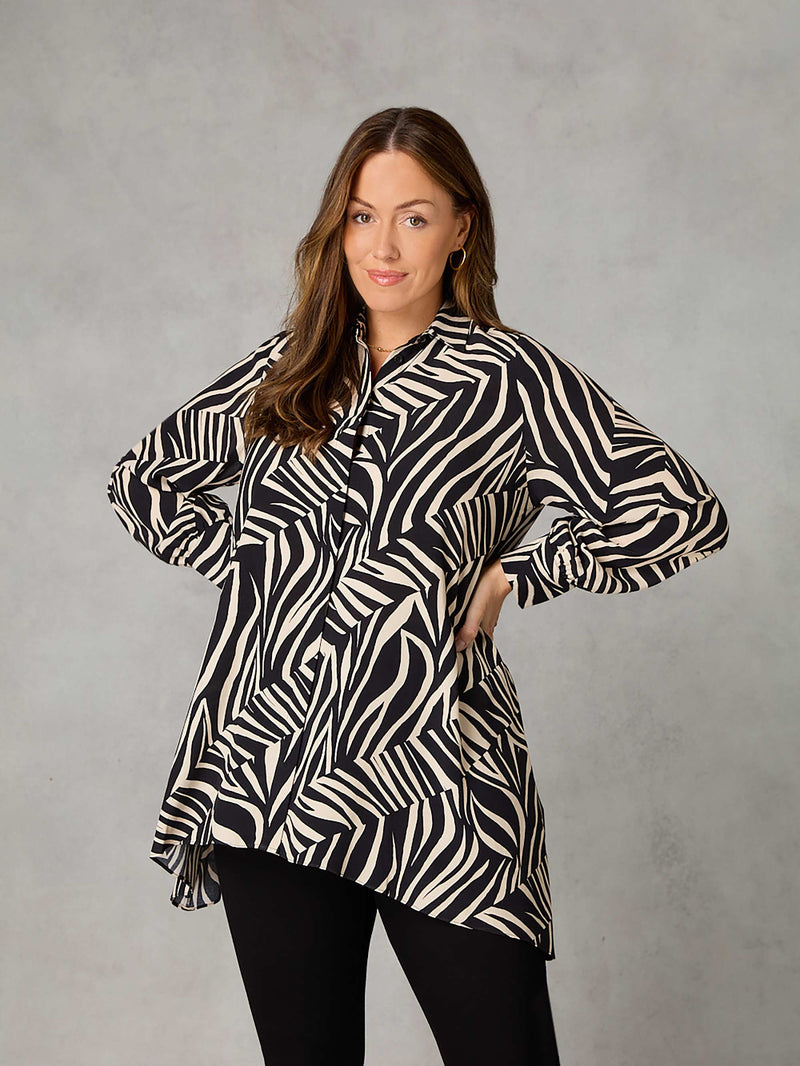 Petite Stone Linear Print Hanky Hem Shirt