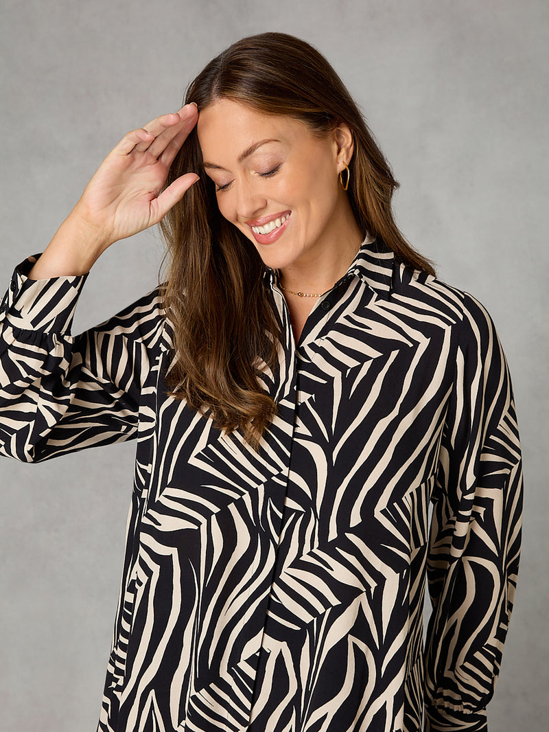 Petite Stone Linear Print Hanky Hem Shirt