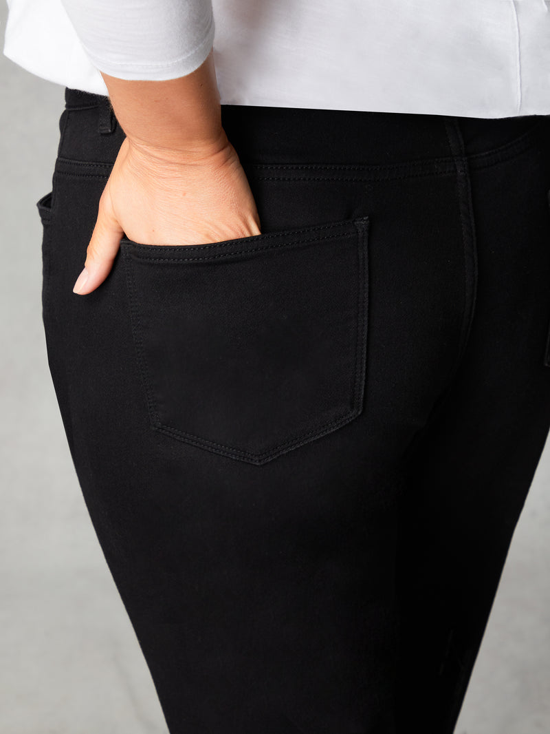 Petite Black Comfort Stretch Jeans
