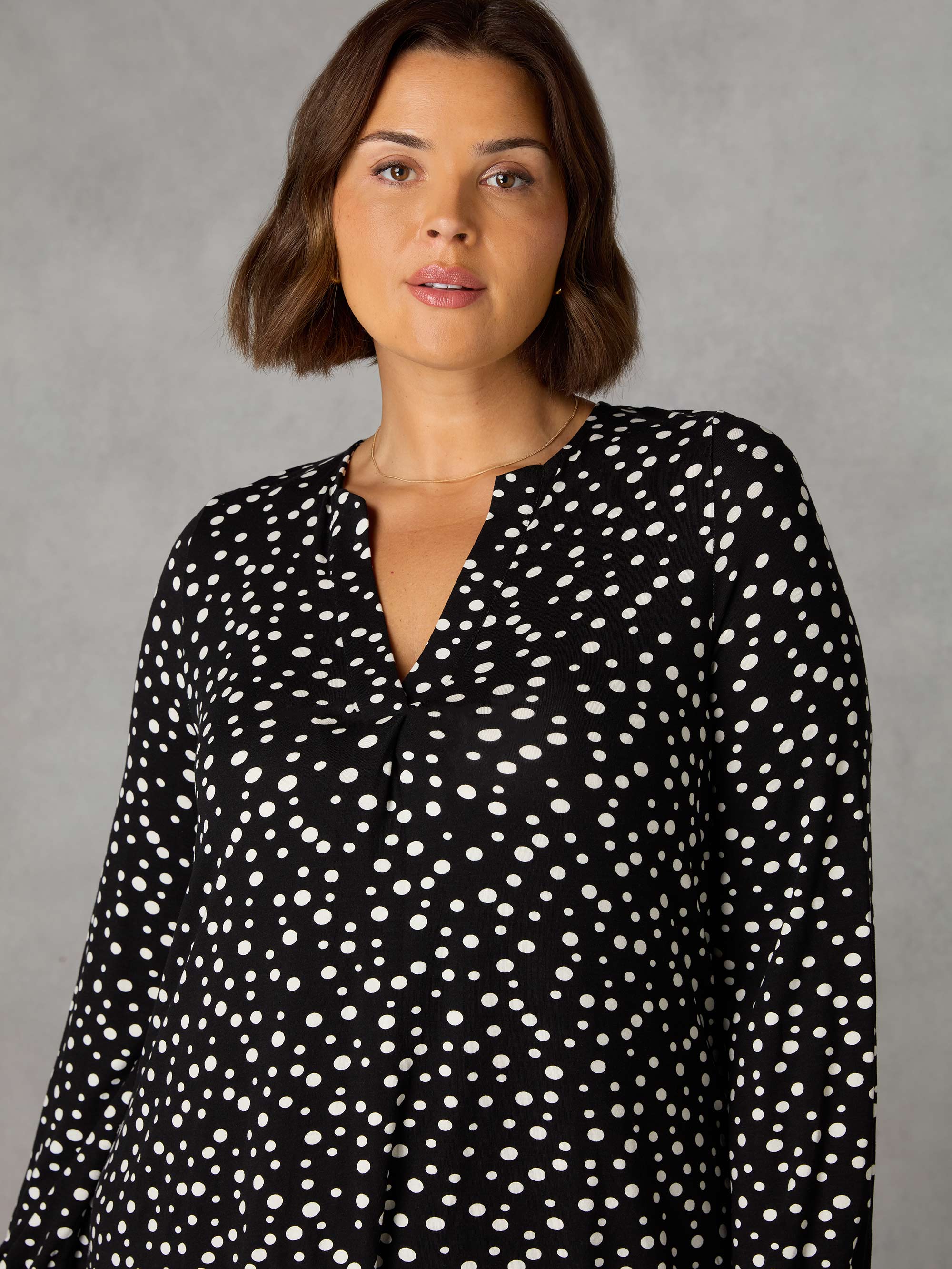 Mono Spot Print Jersey Notch Front Top