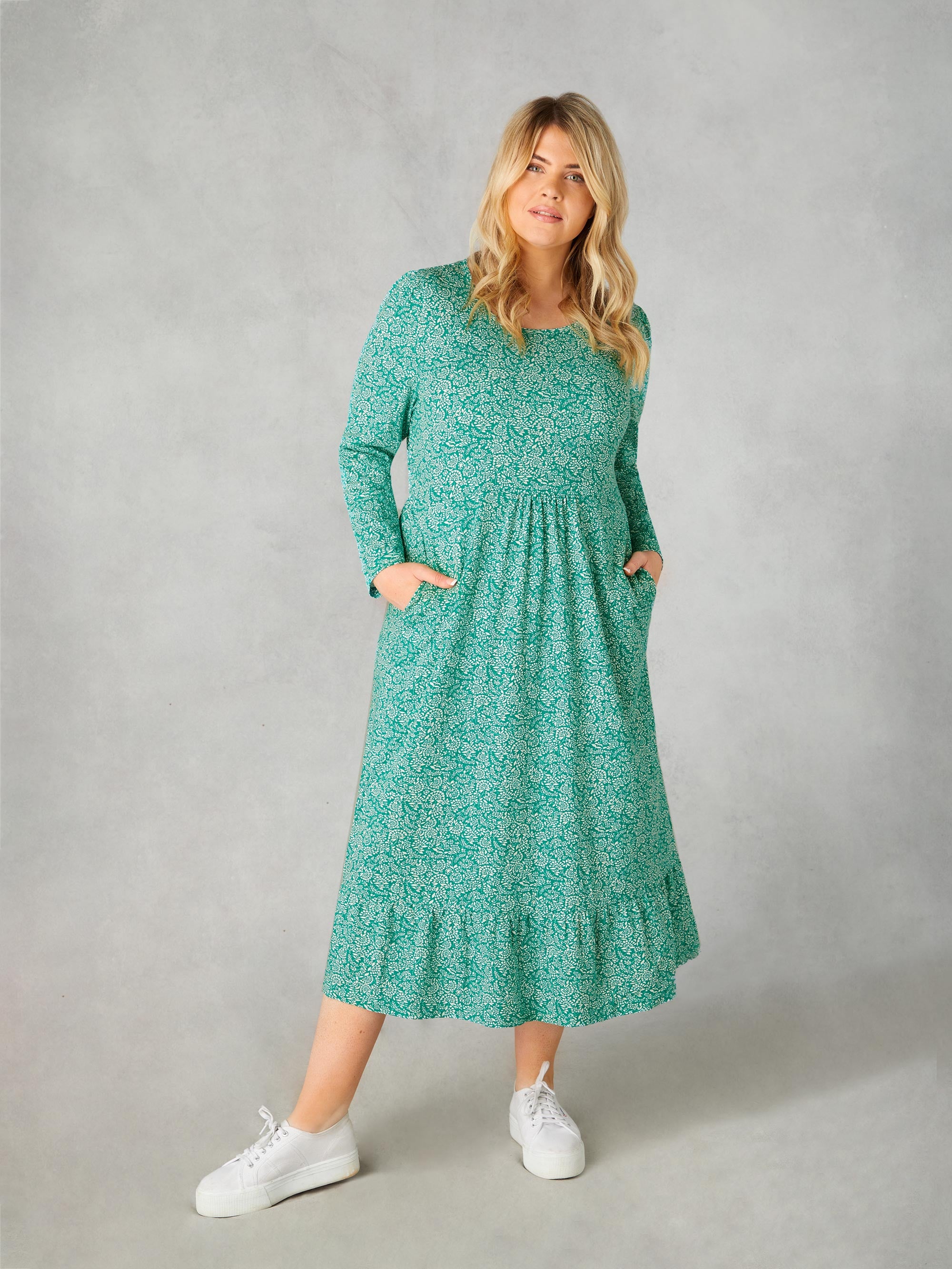 Green Ditsy Leaf Cotton Slub Tiered Midi Dress Green Ditsy Leaf Cotton Slub Tiered Midi Dress