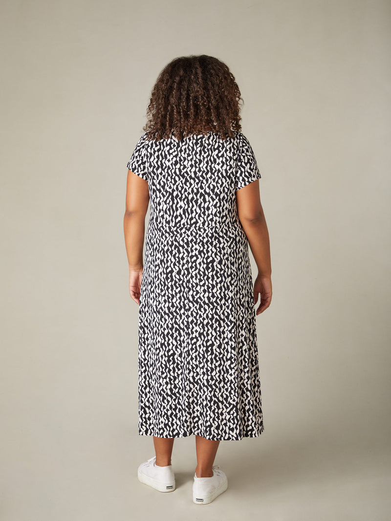 Mono Curl Print Jersey Short Sleeve Midi Dress