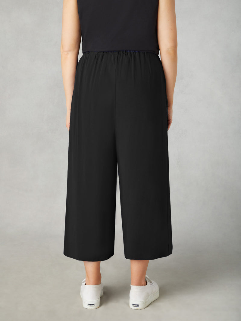 Petite Black Pull-On Cropped Trousers
