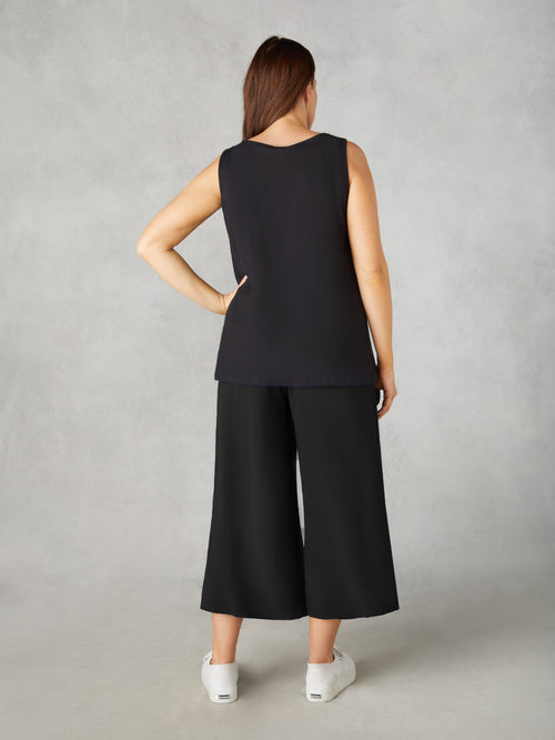 Petite Black Pull-On Cropped Trousers