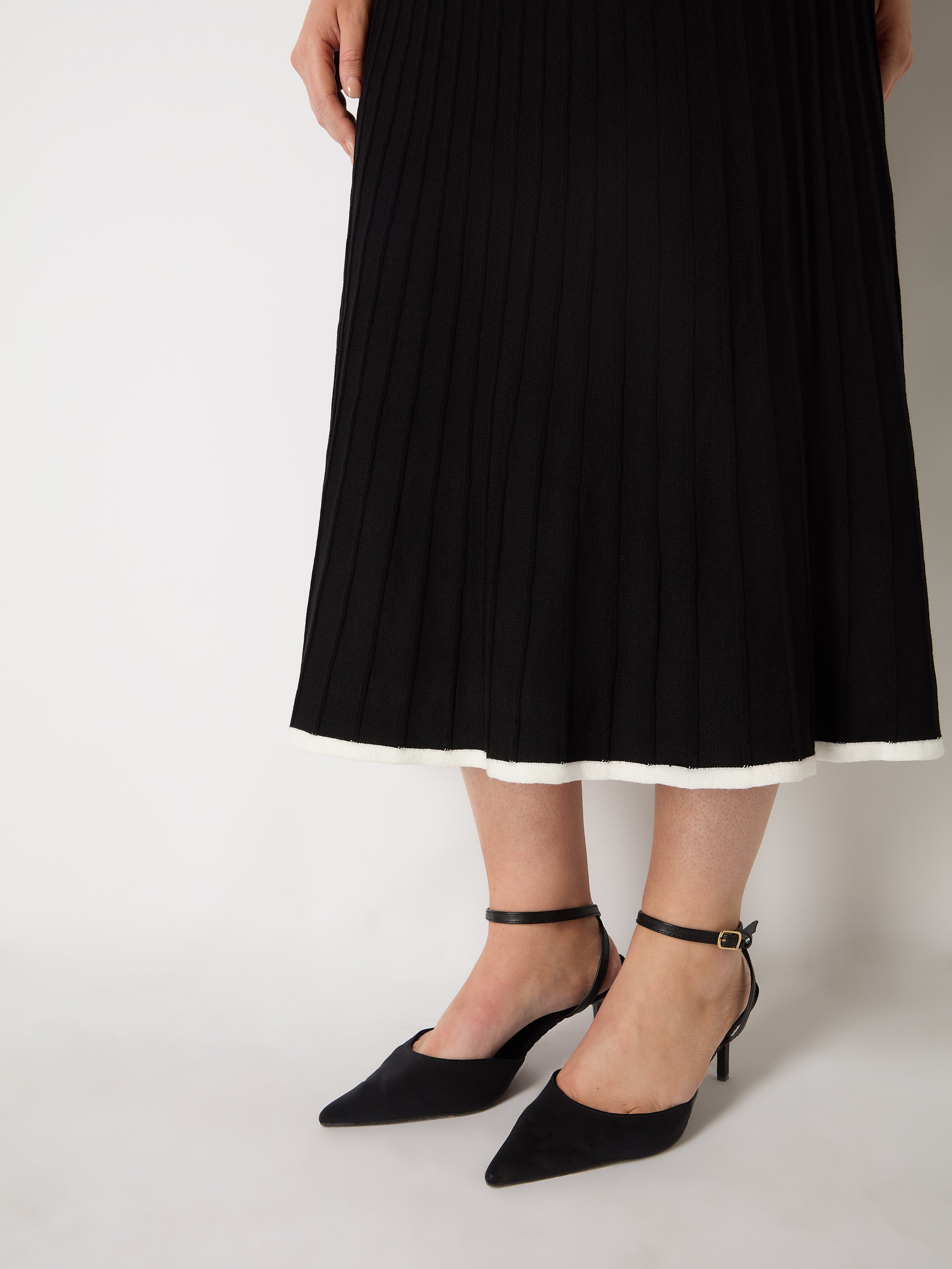 Black Contrast Tipping Knitted Skirt