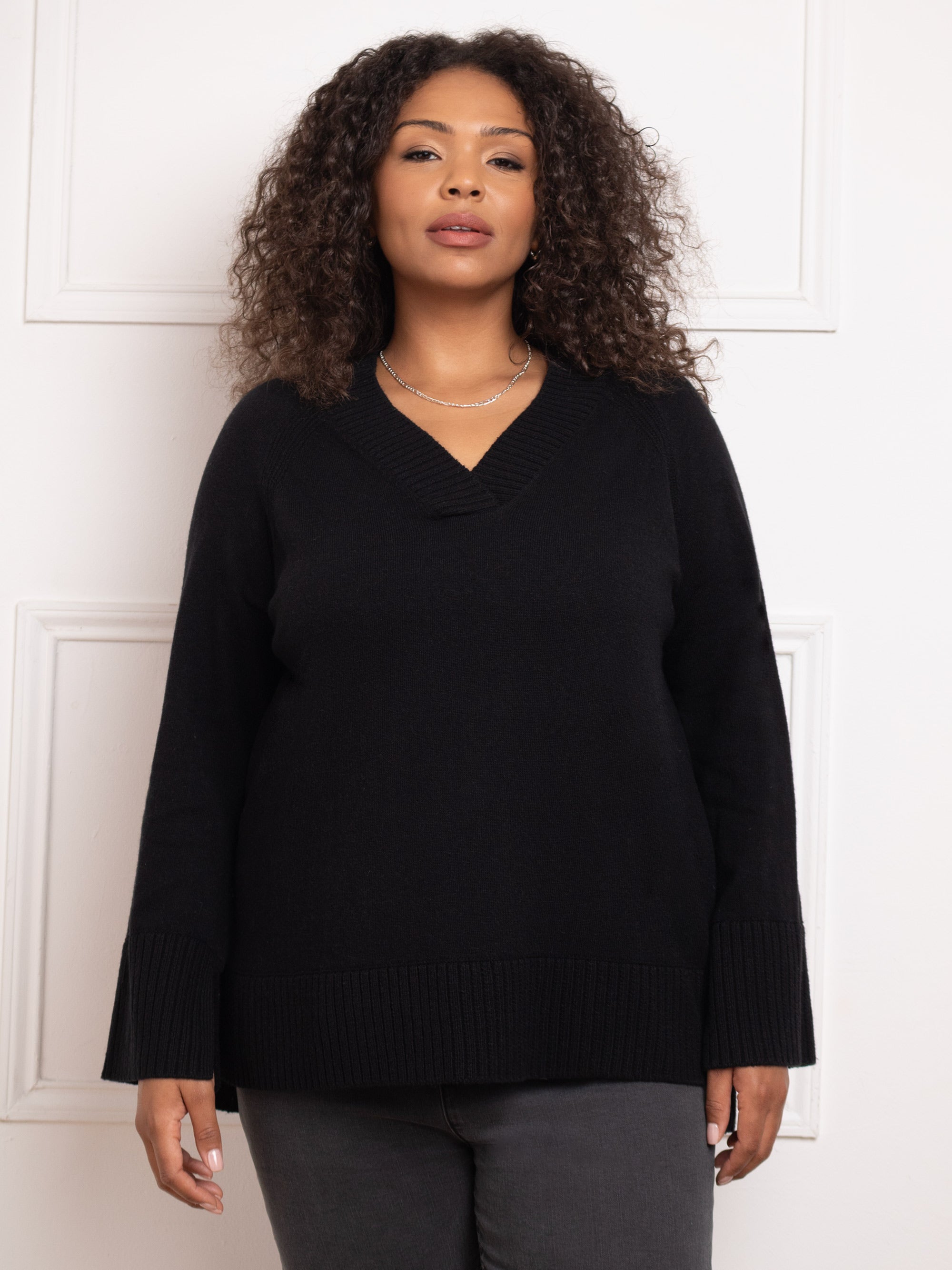 Black V-Neck Swing Jumper