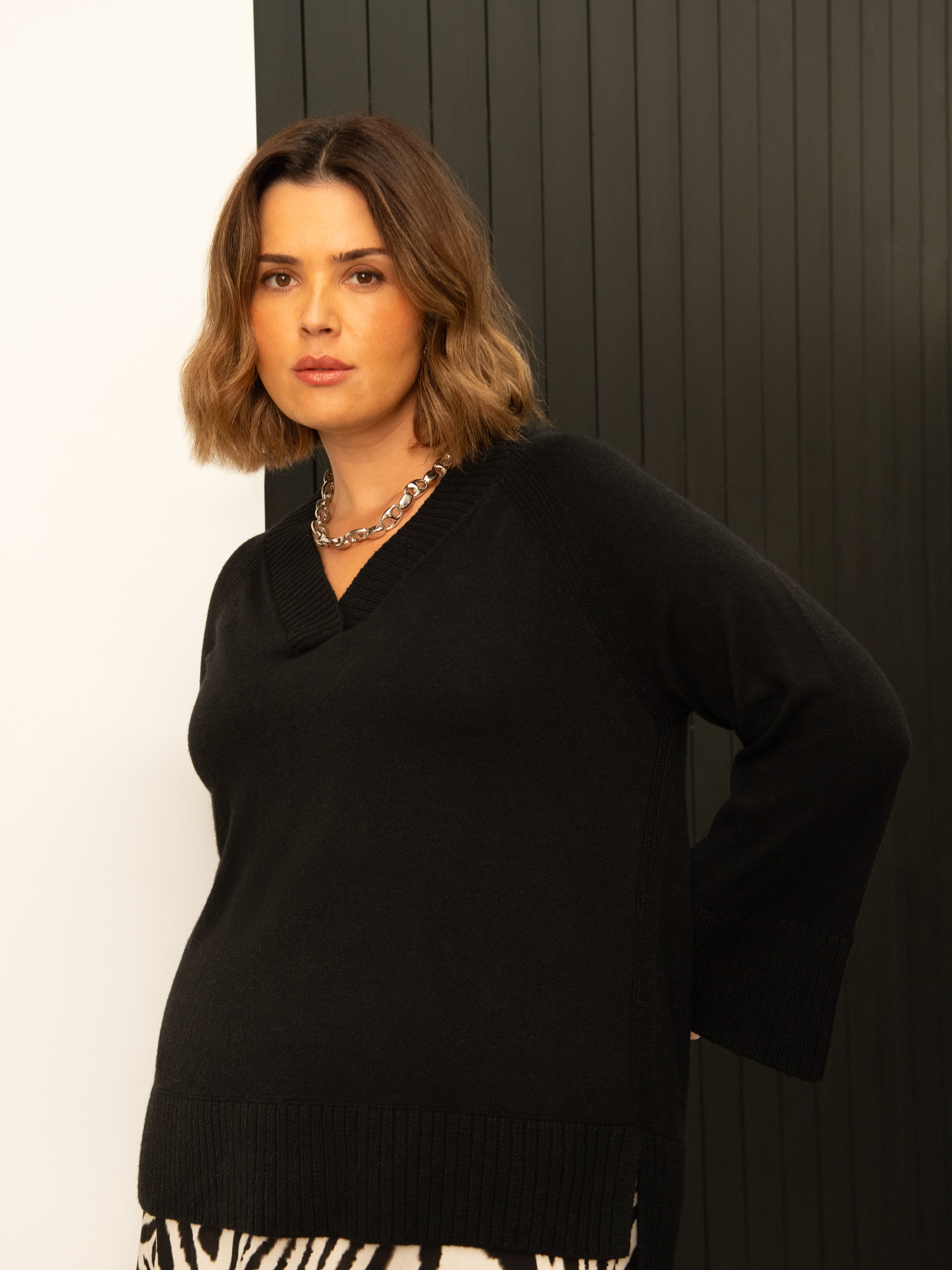 Black V-Neck Swing Jumper