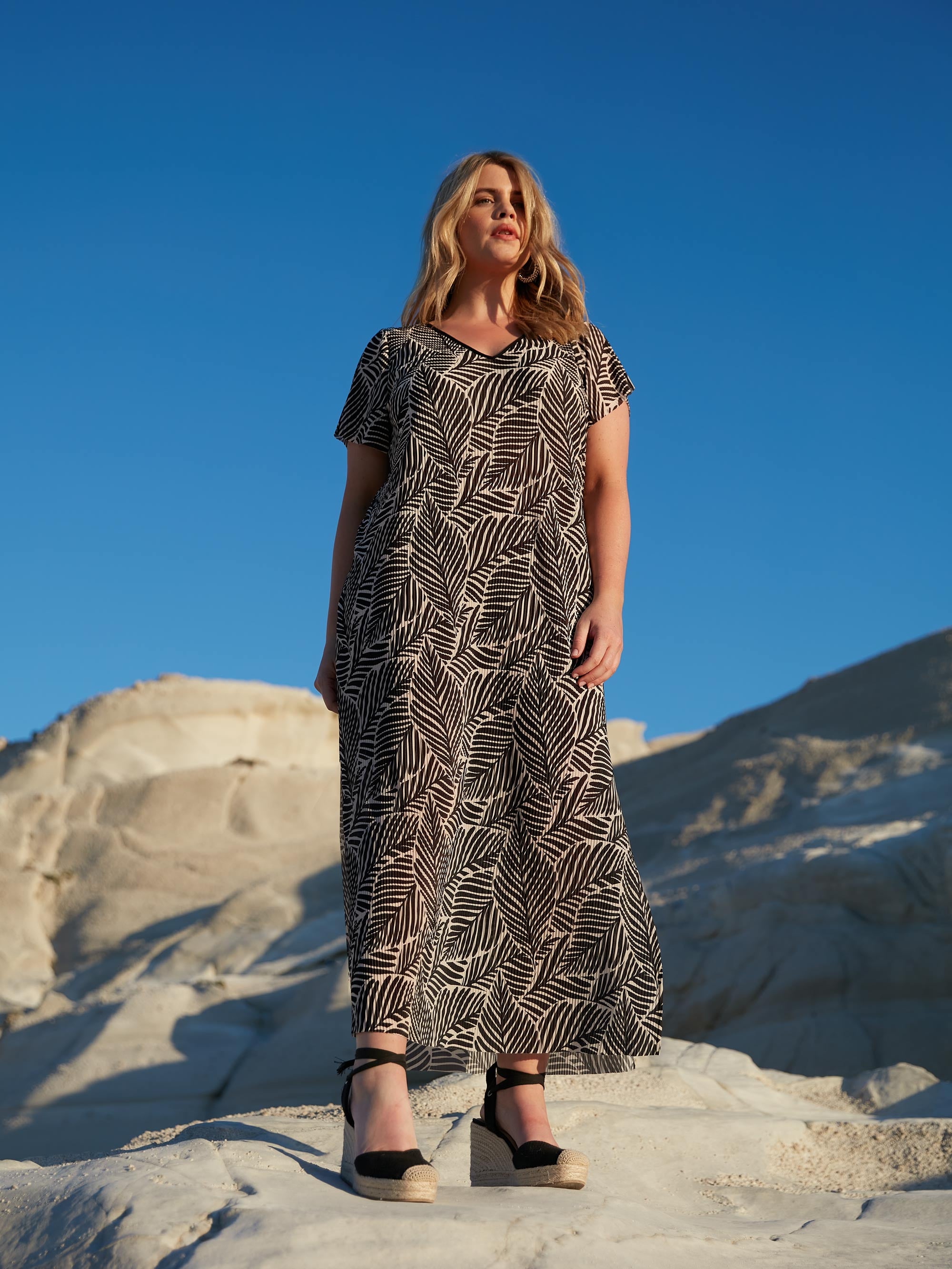 Mono Leaf Print Plisse Maxi Dress