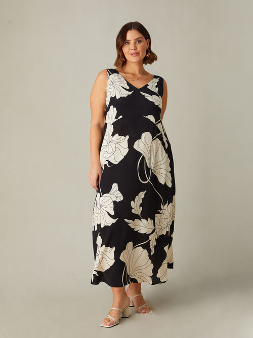 Petite Mono Floral V-Neck Maxi Swing Dress