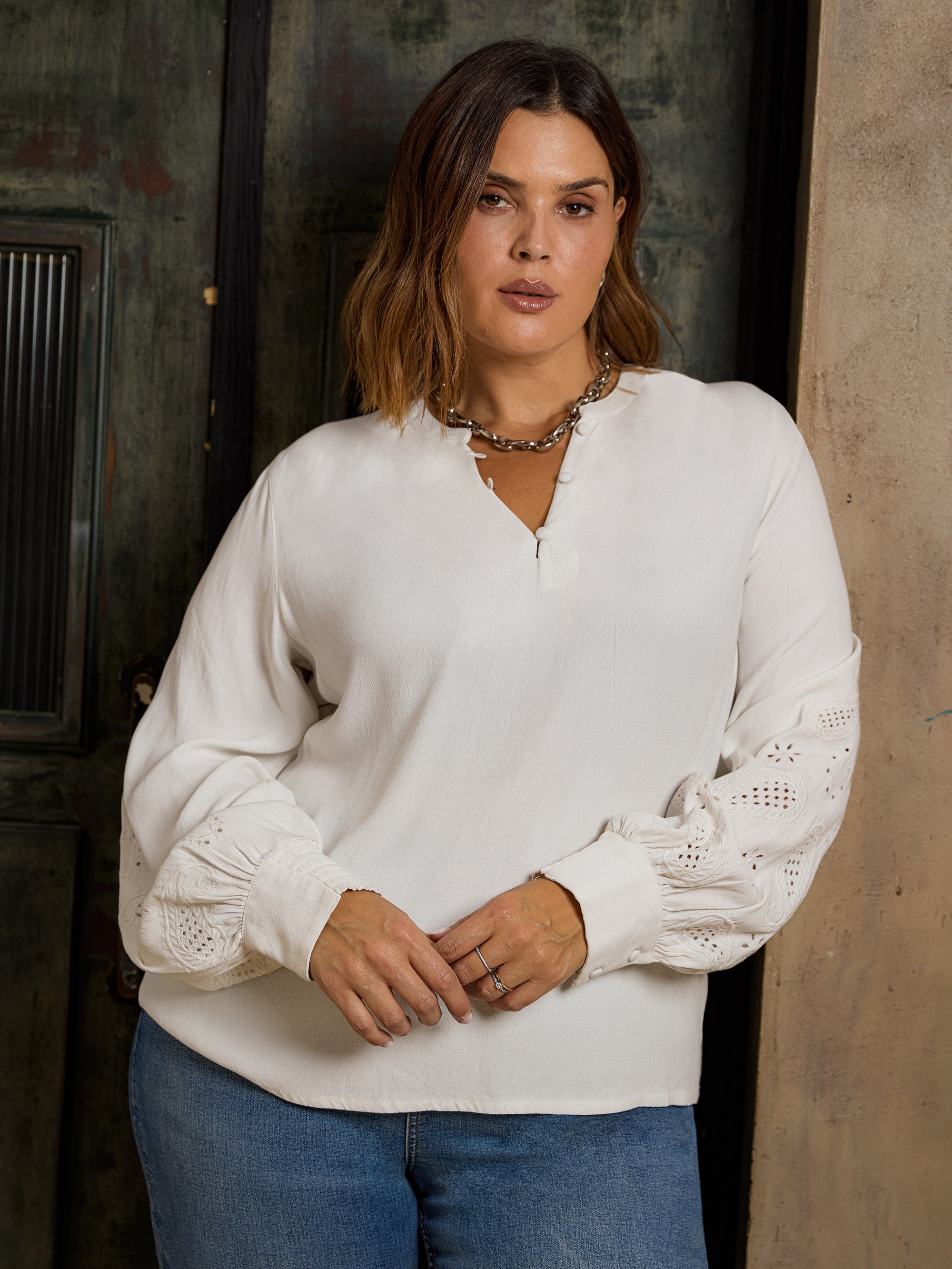 Ivory Crepe Embroidery Blouse