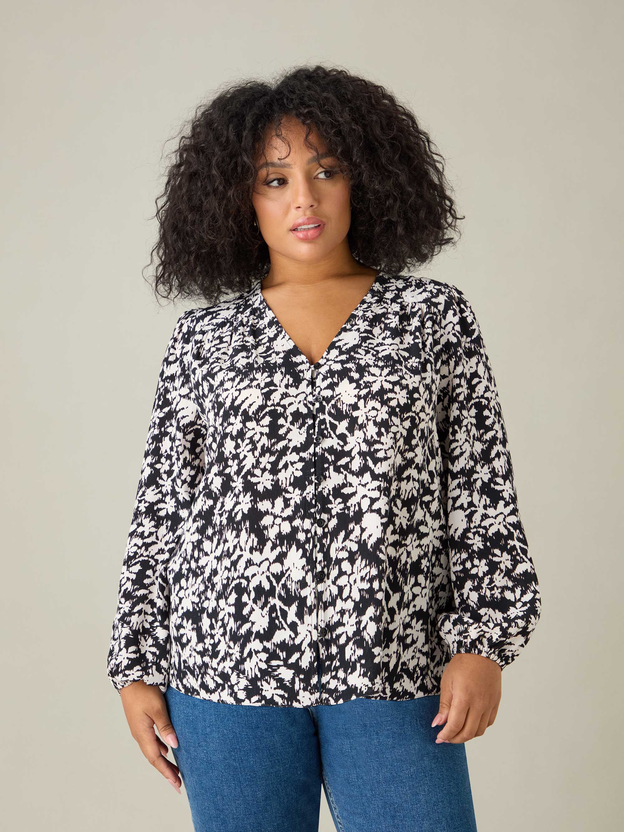 Mono Floral V-Neck Button Blouse