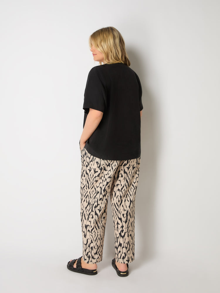 Mono Printed Tapered Trouser