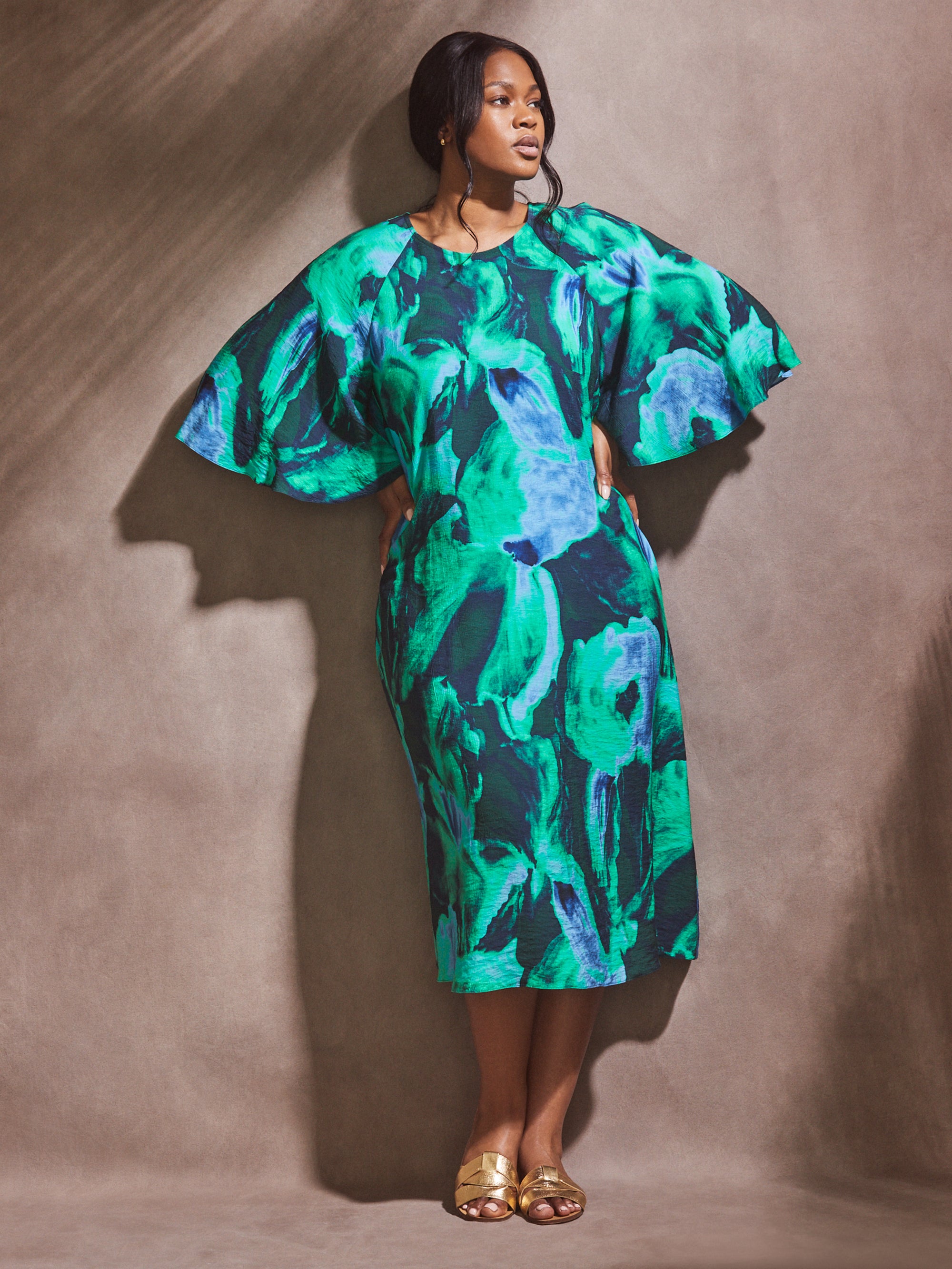 Green Abstract Print Flutter Sleeve Midi Dress