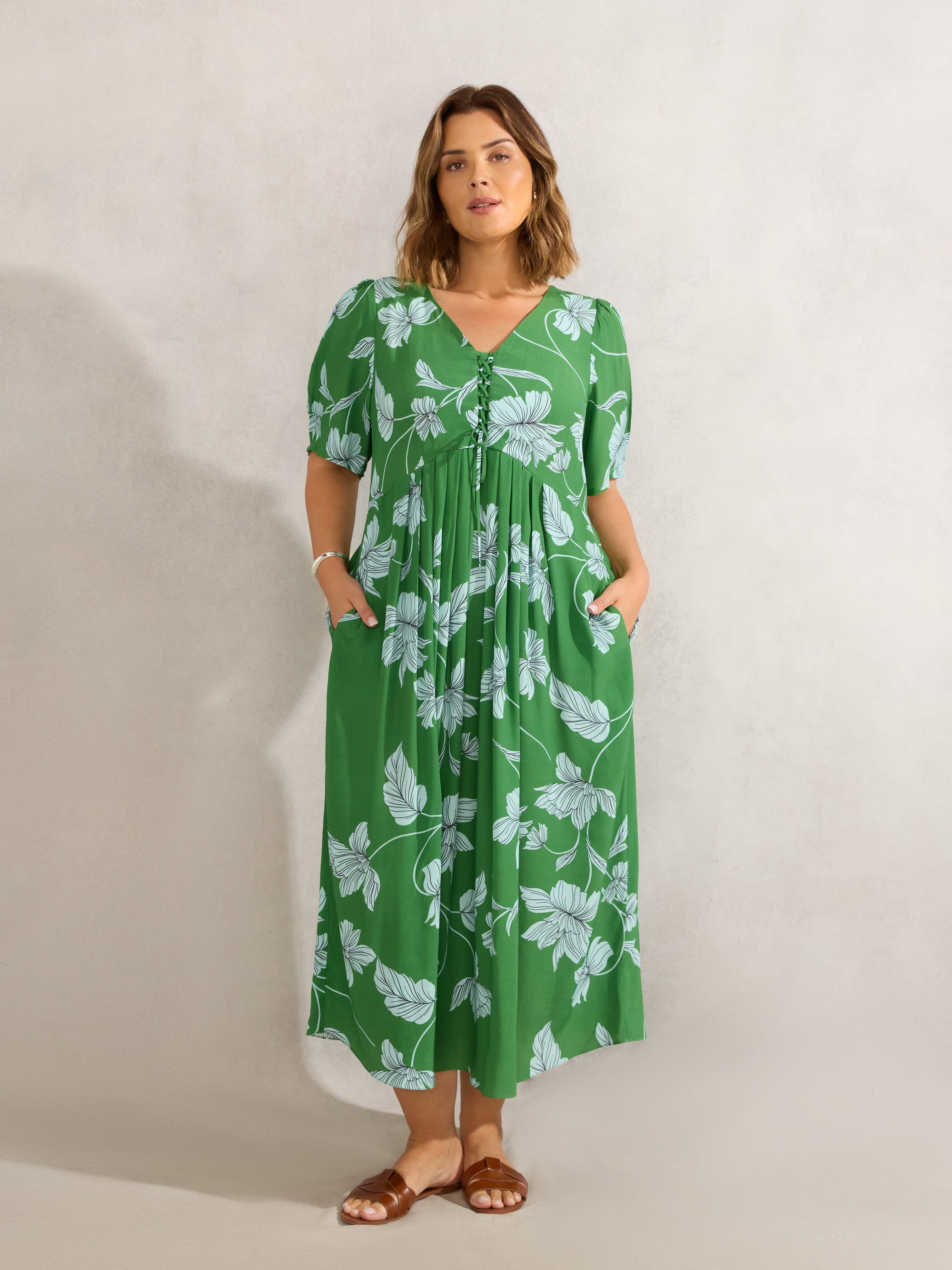 Petite Green Floral Print Short Sleeve Lace Up Dress Petite Green Floral Print Short Sleeve Lace Up Dress