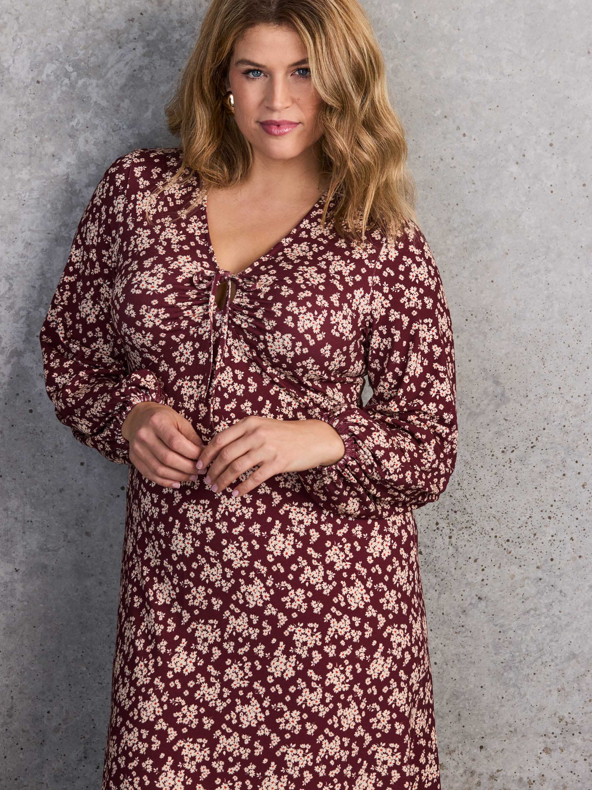 Red Ditsy Tie Keyhole Jersey Dress