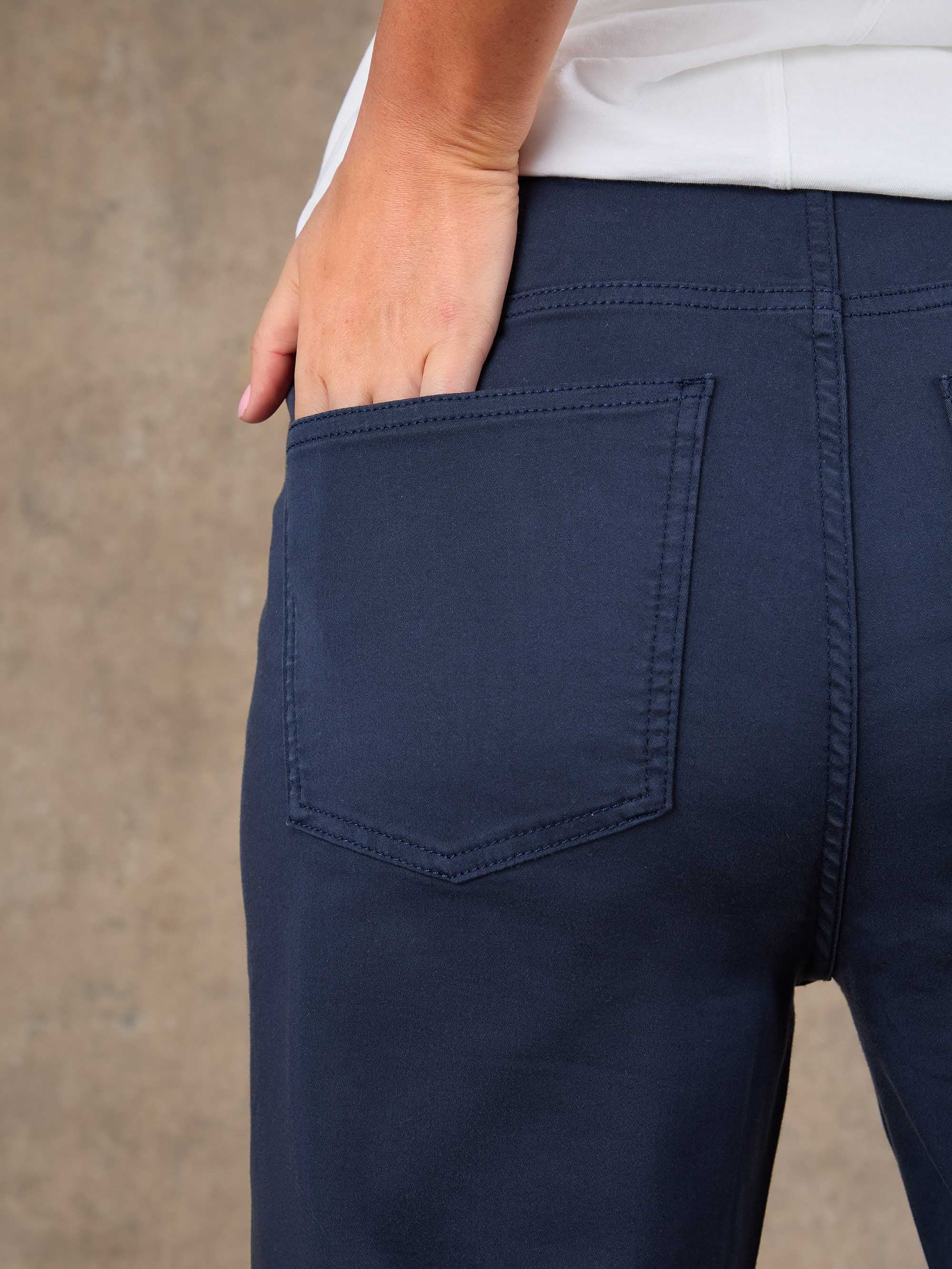 Navy cropped jeggings back pocket detail