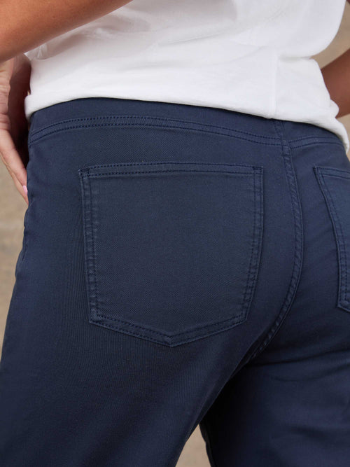Navy cropped jeggings back pocket close-up