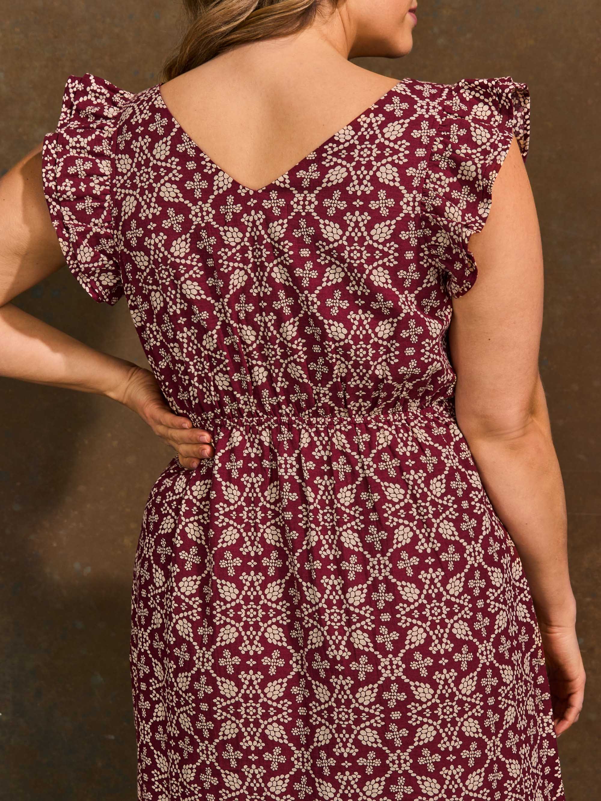Burgundy floral print maxi dress back detail with elasticated waist