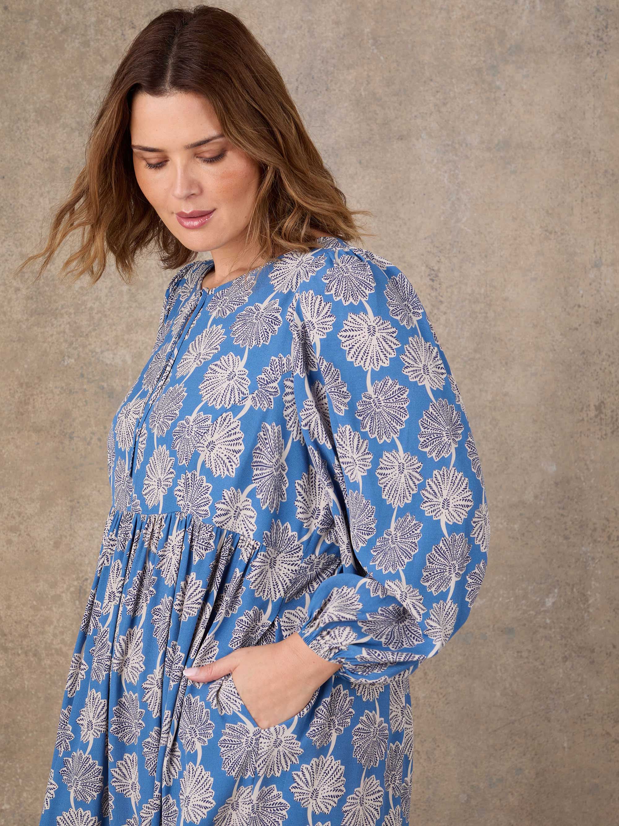 Petite Blue Floral Print Tie Neck Midaxi Dress Petite Blue Floral Print Tie Neck Midaxi Dress