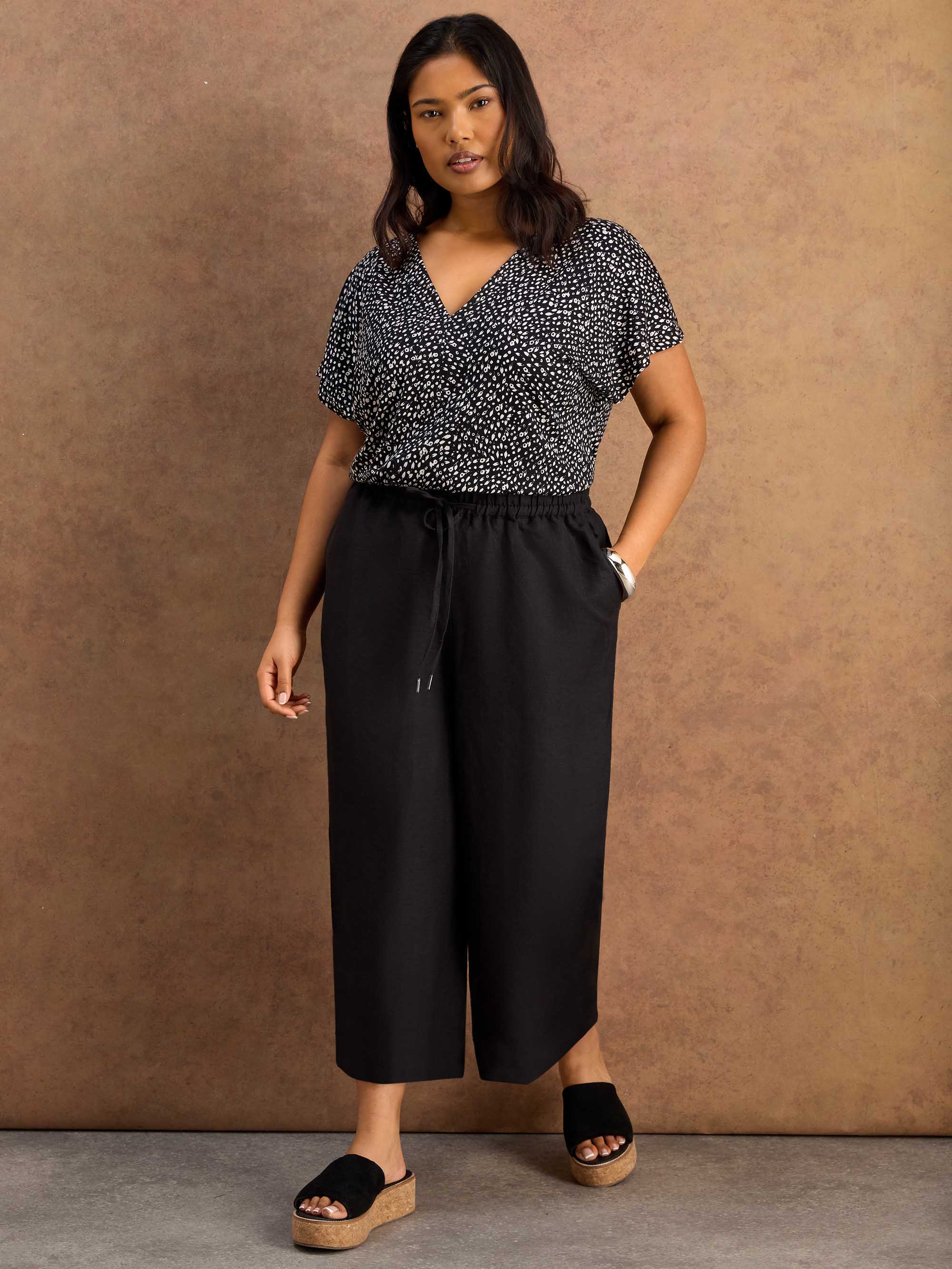 Black Linen Blend Drawstring Cropped Trousers