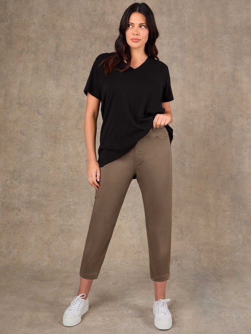 Khaki cropped jeggings with fitted leg and elasticated waist