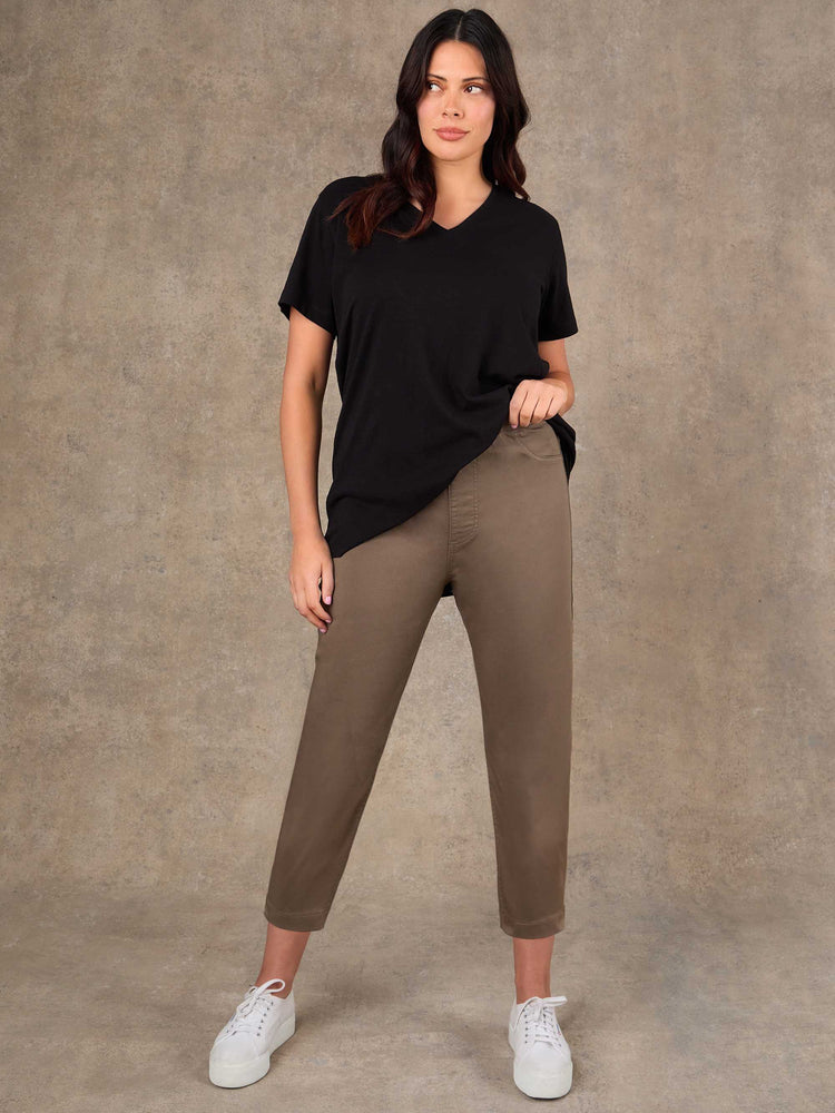 Khaki cropped jeggings with fitted leg and elasticated waist