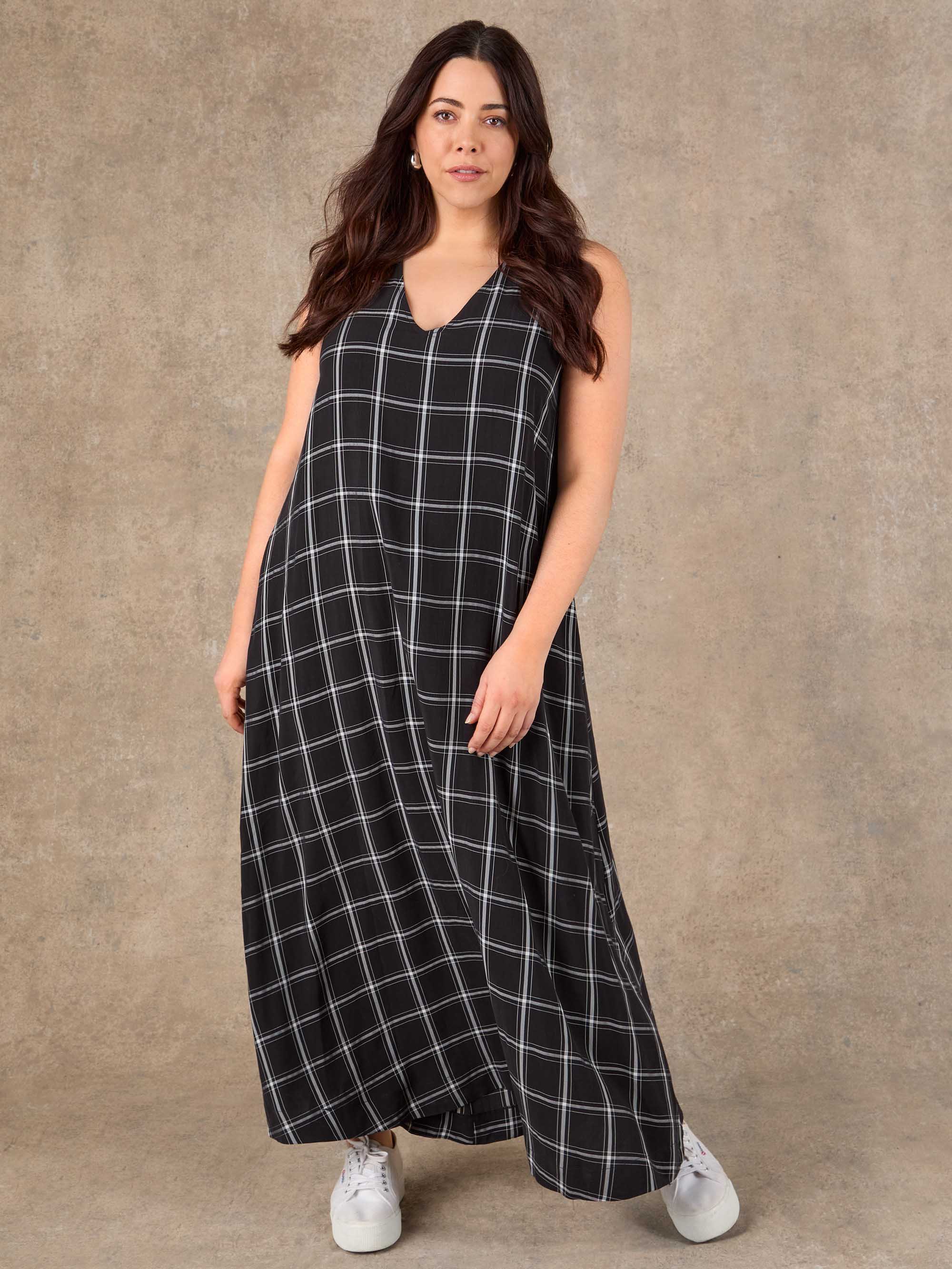 Black Check V Neck Maxi Dress Plus Size Curve - Live Unlimited 