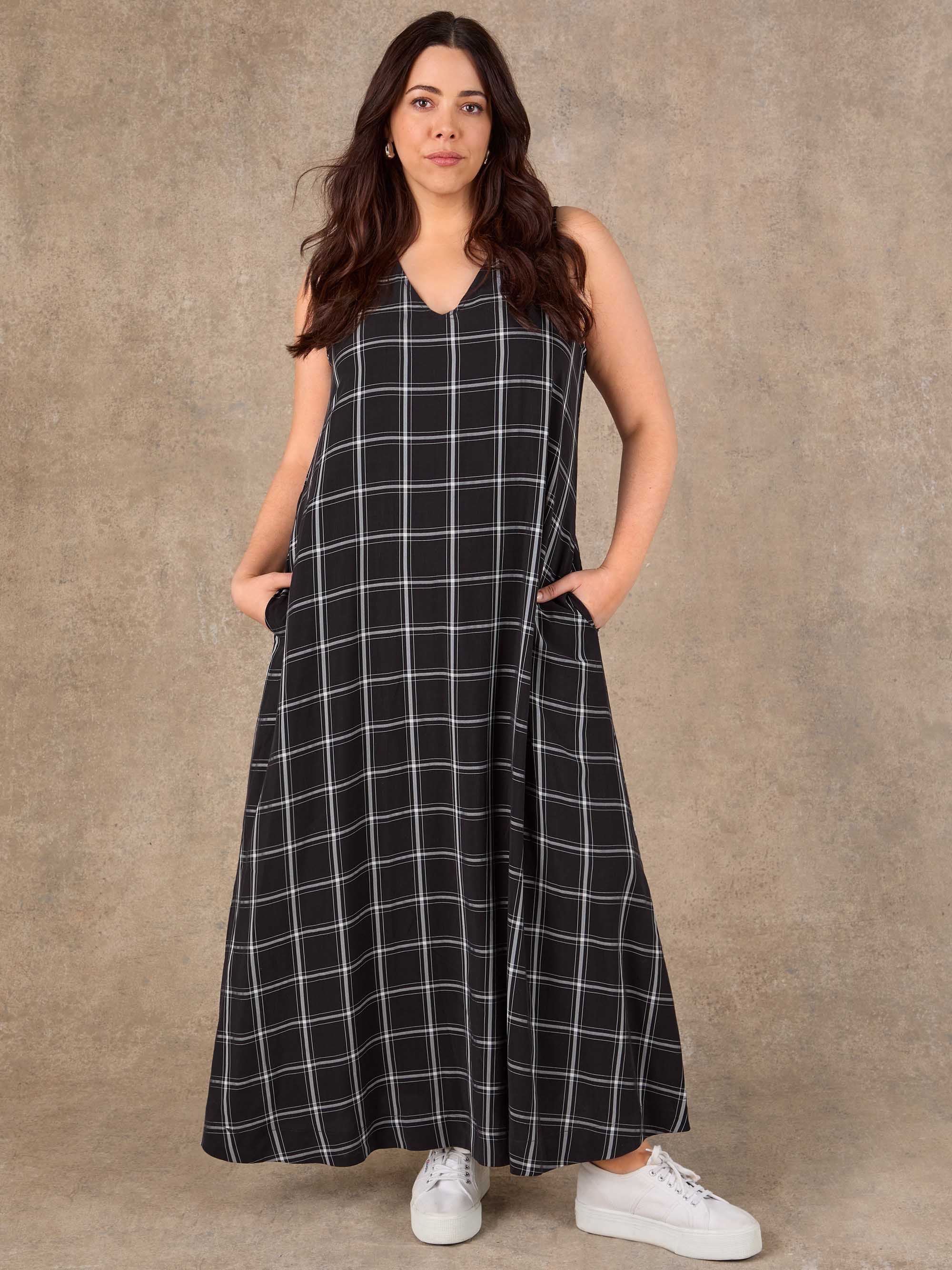 Black Check V Neck Maxi Dress Plus Size Curve - Live Unlimited 