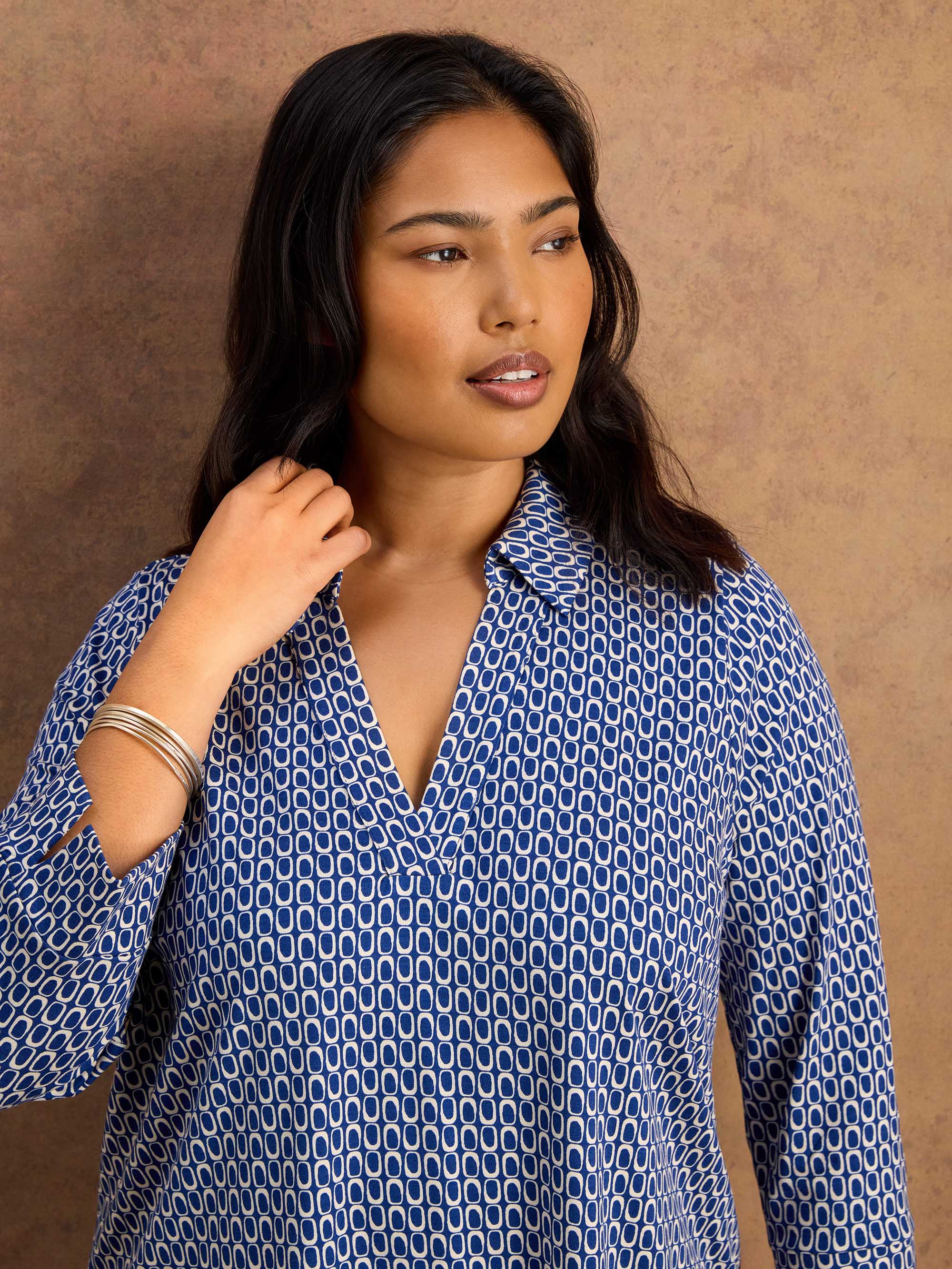 Blue Geo Print 3/4 Sleeve Collared V-Neck Jersey Top