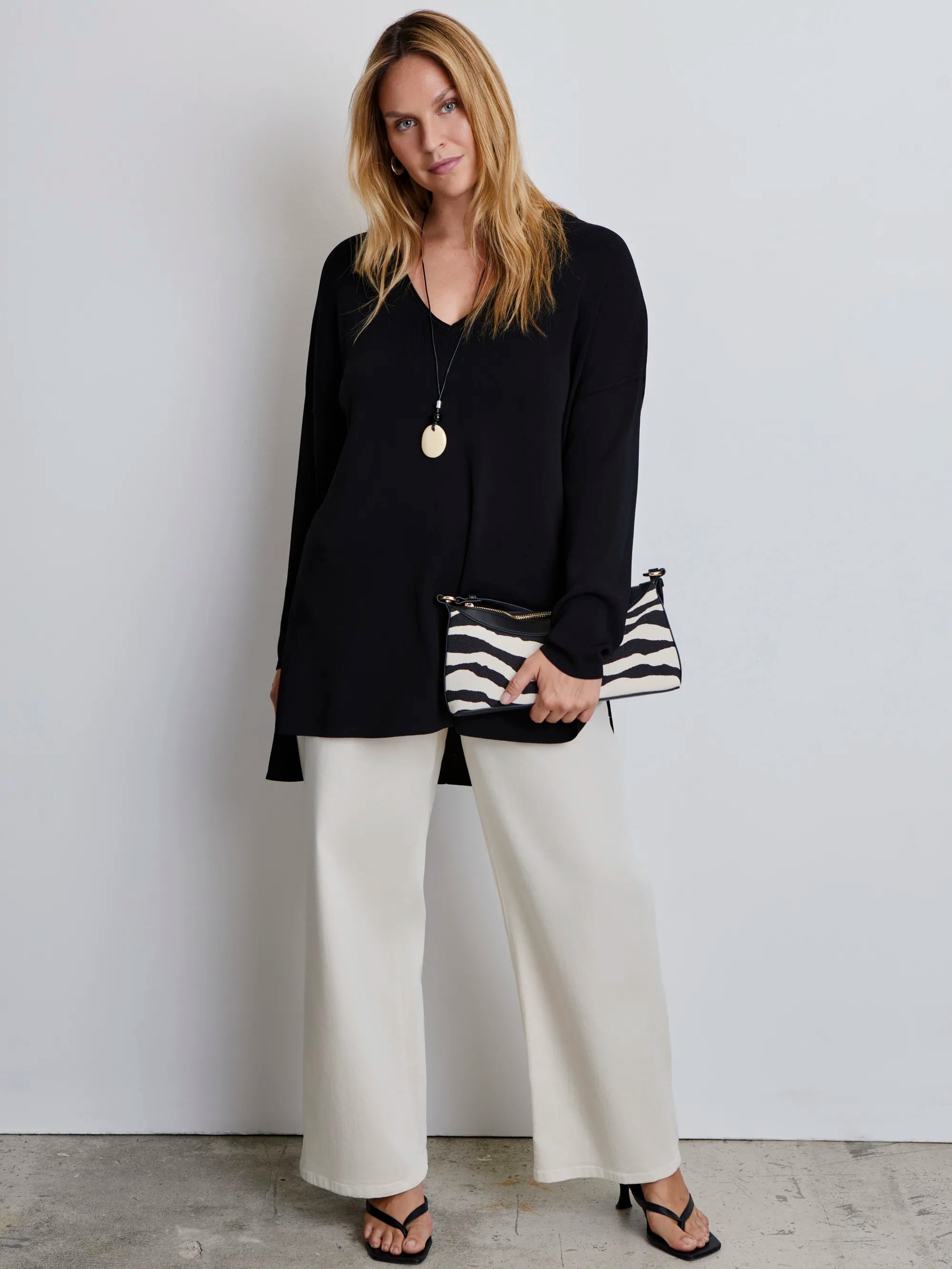 Plus size black V-neck jumper