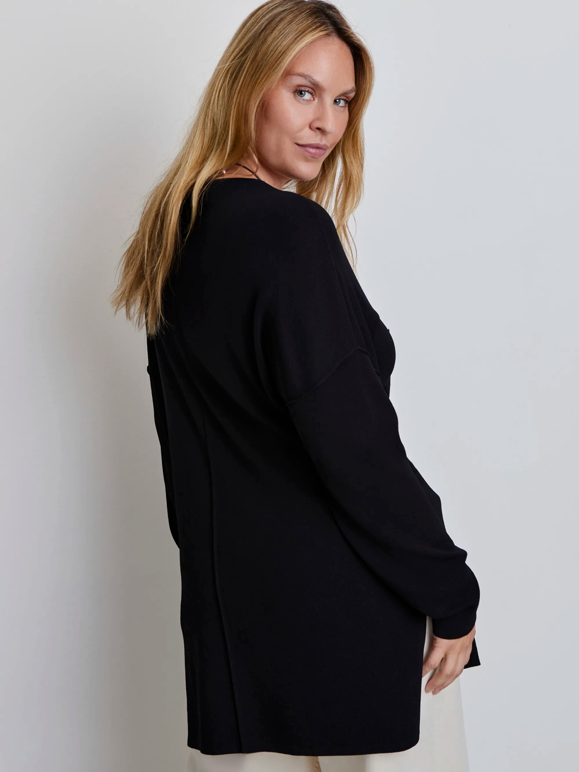 Plus size black V-neck jumper