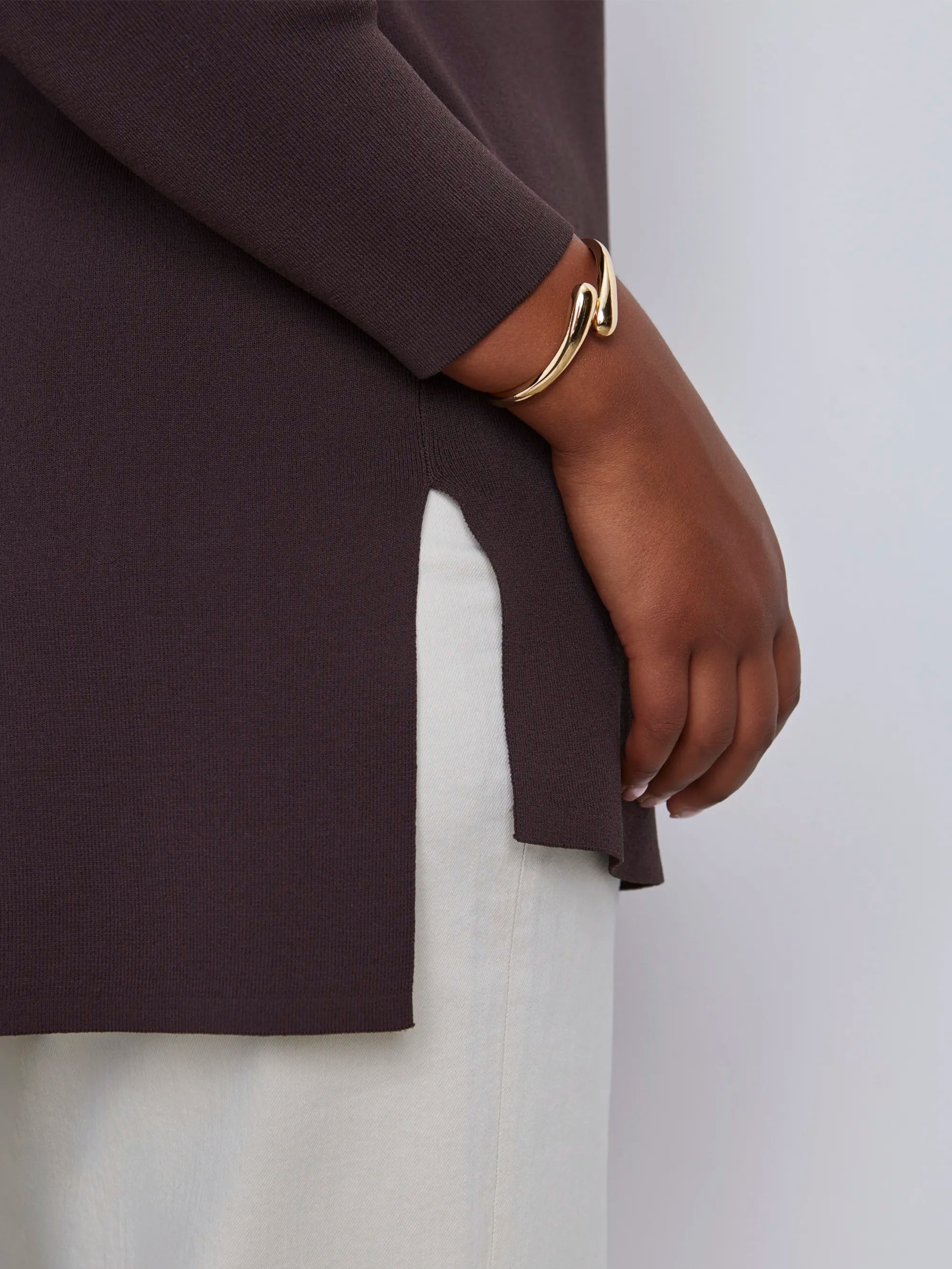 Plus size brown V-neck jumper
