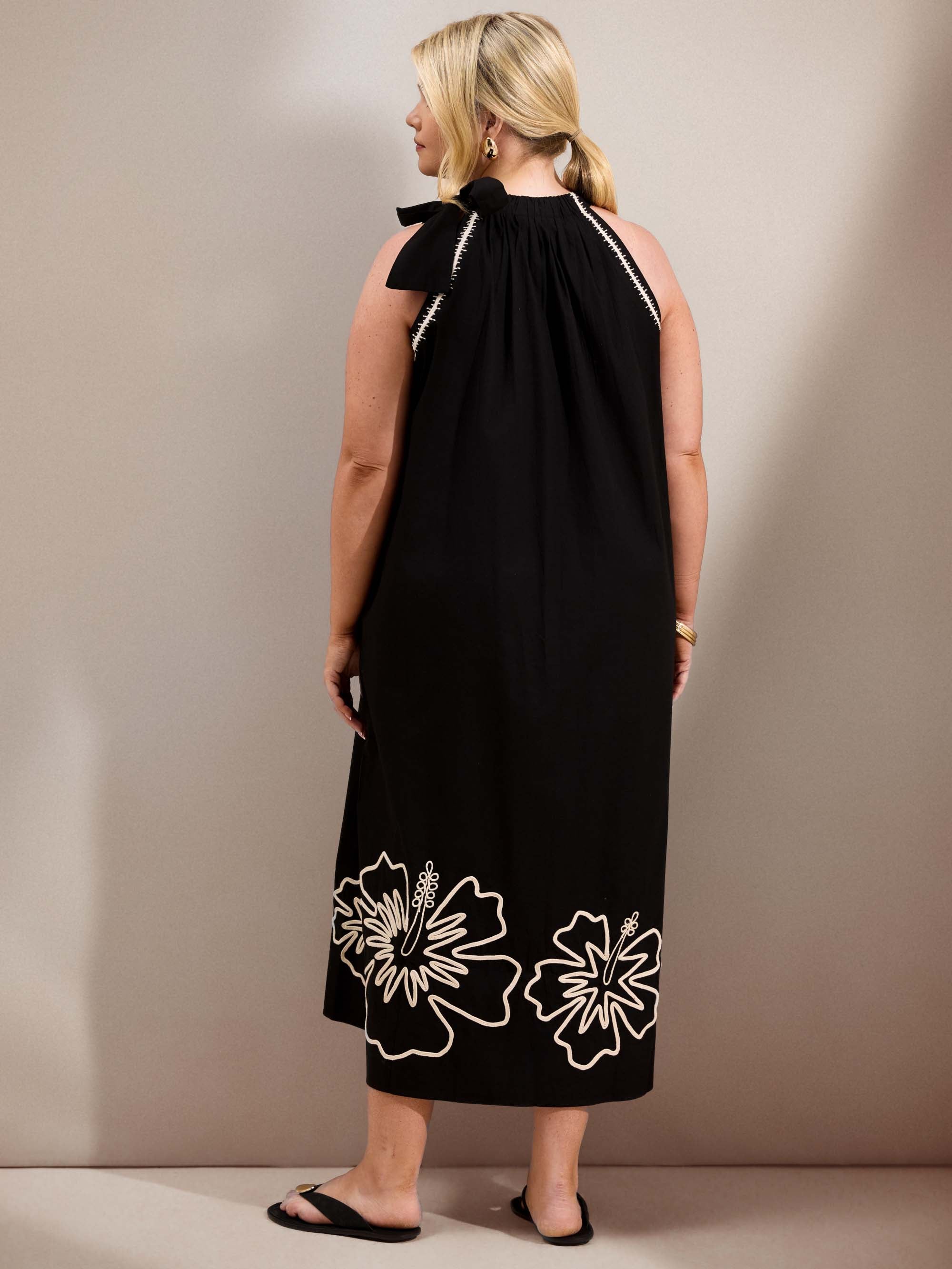 Black Contrast Embroidery Maxi Dress