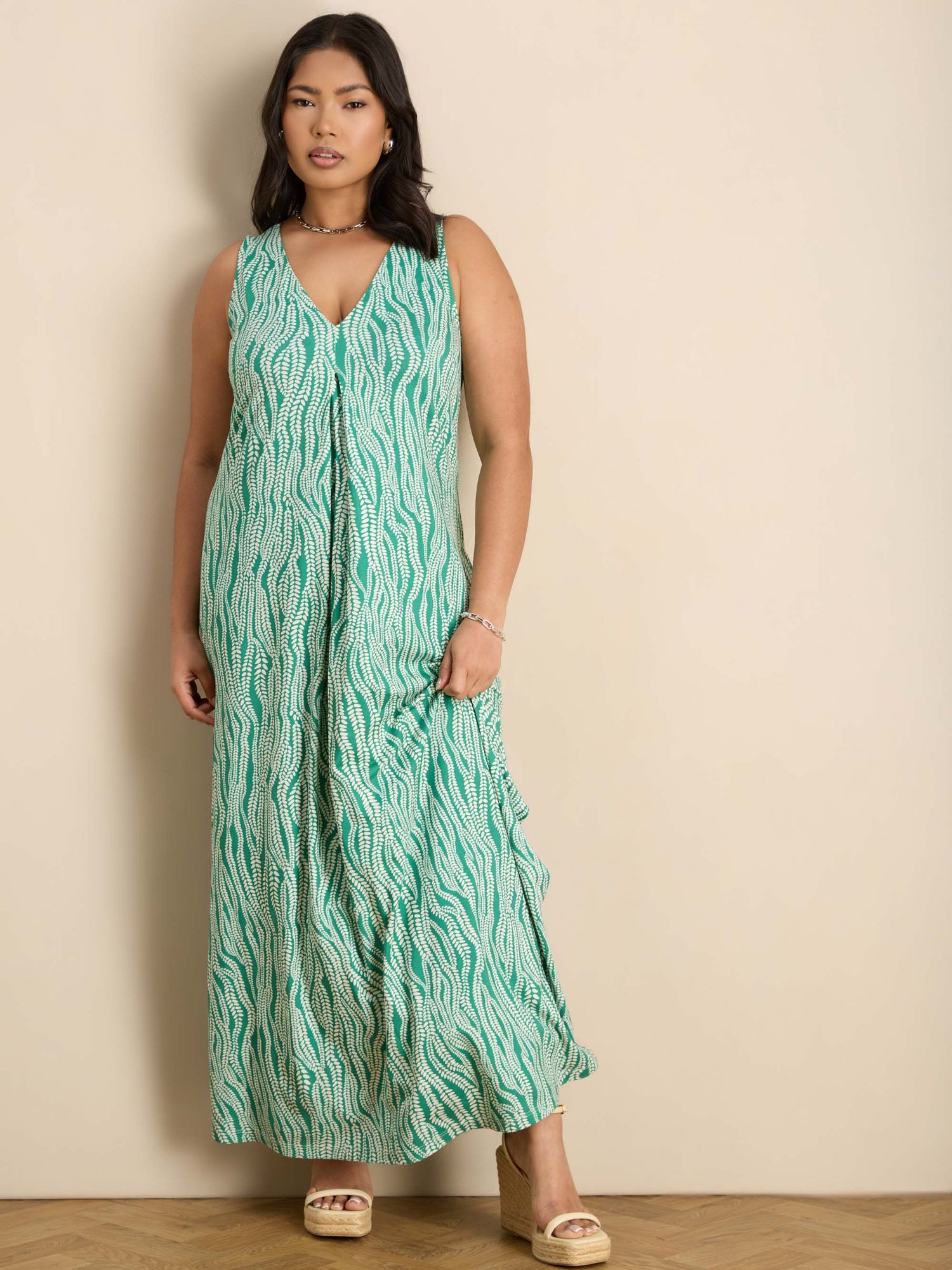 Green Linear Leaf Print Jersey Pleat Front Maxi Dress Green Linear Leaf Print Jersey Pleat Front Maxi Dress