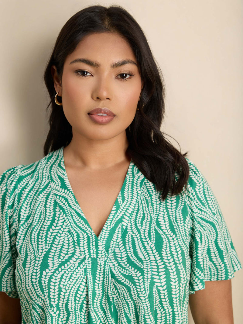 Green Linear Leaf Print Short Sleeve Jersey Top
