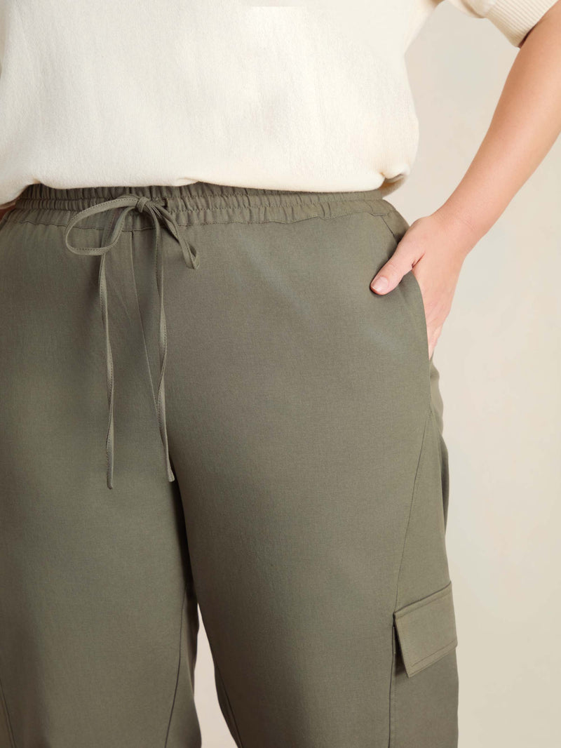 Plus Size Khaki Horseshoe Barrel Leg Trousers with Drawstring Waist