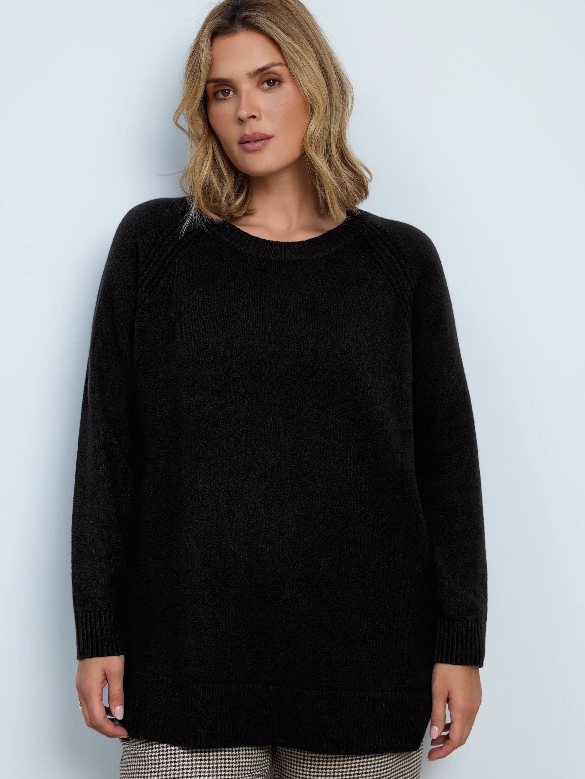 Plus size black longline jumper