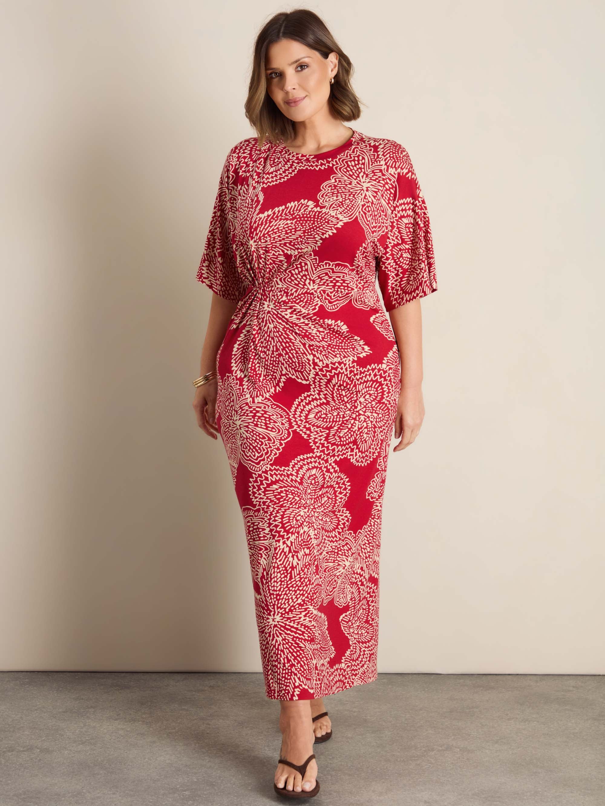 Plus size red print jersey maxi dress with gathered waist and side splits