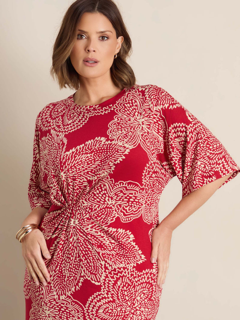 Plus size red print jersey maxi dress with gathered waist and side splits
