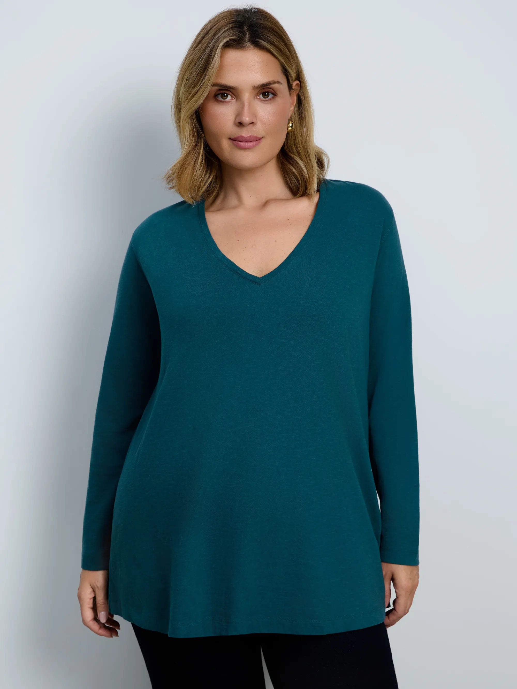 Plus size black V-neck longline top