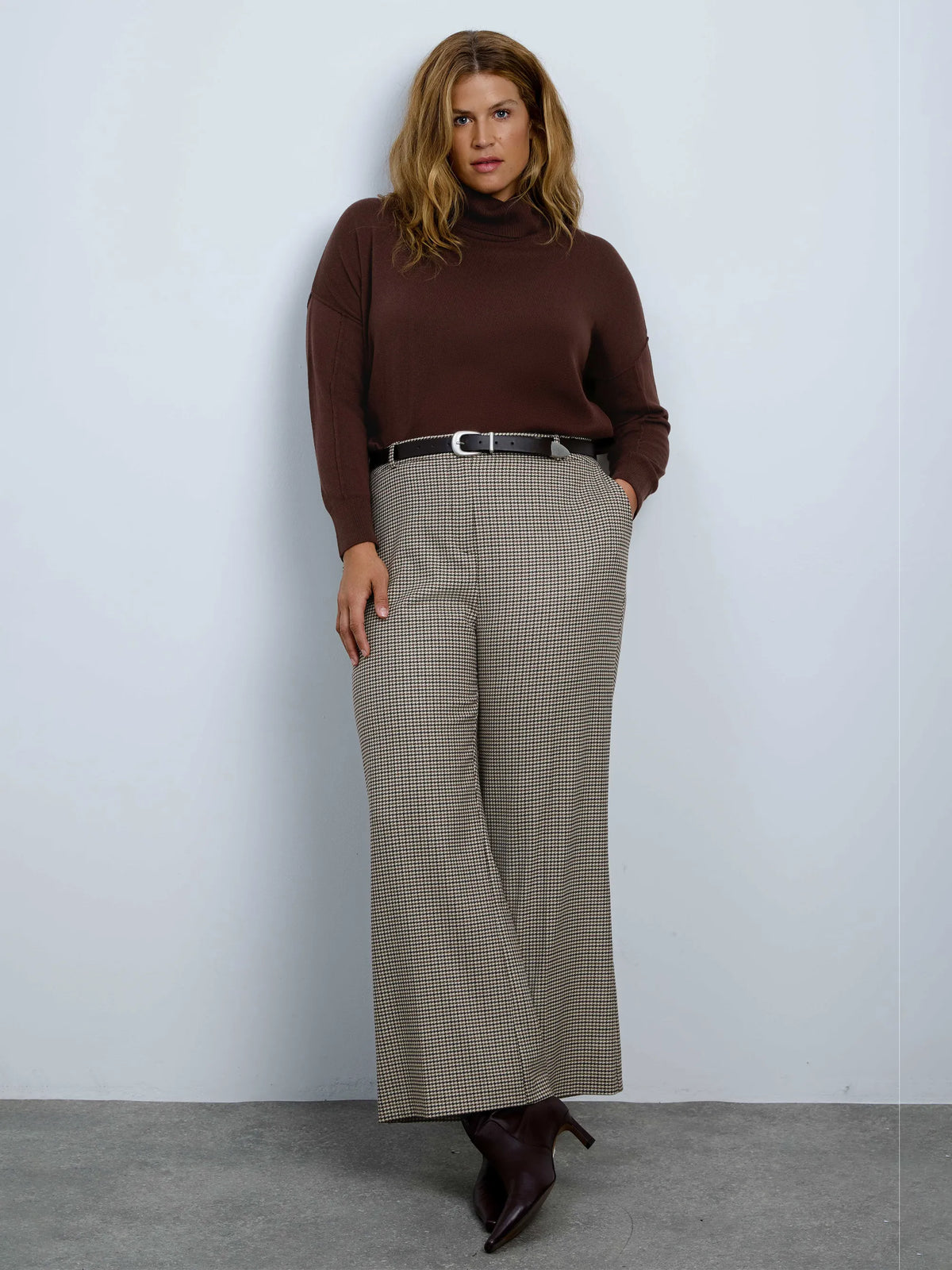 Brown Houndstooth Straight Leg Trouser