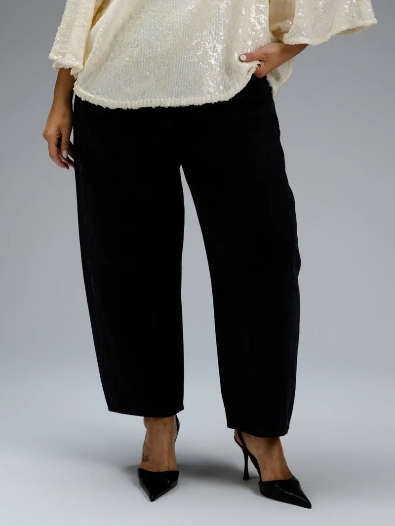 Black Barrel Jeans