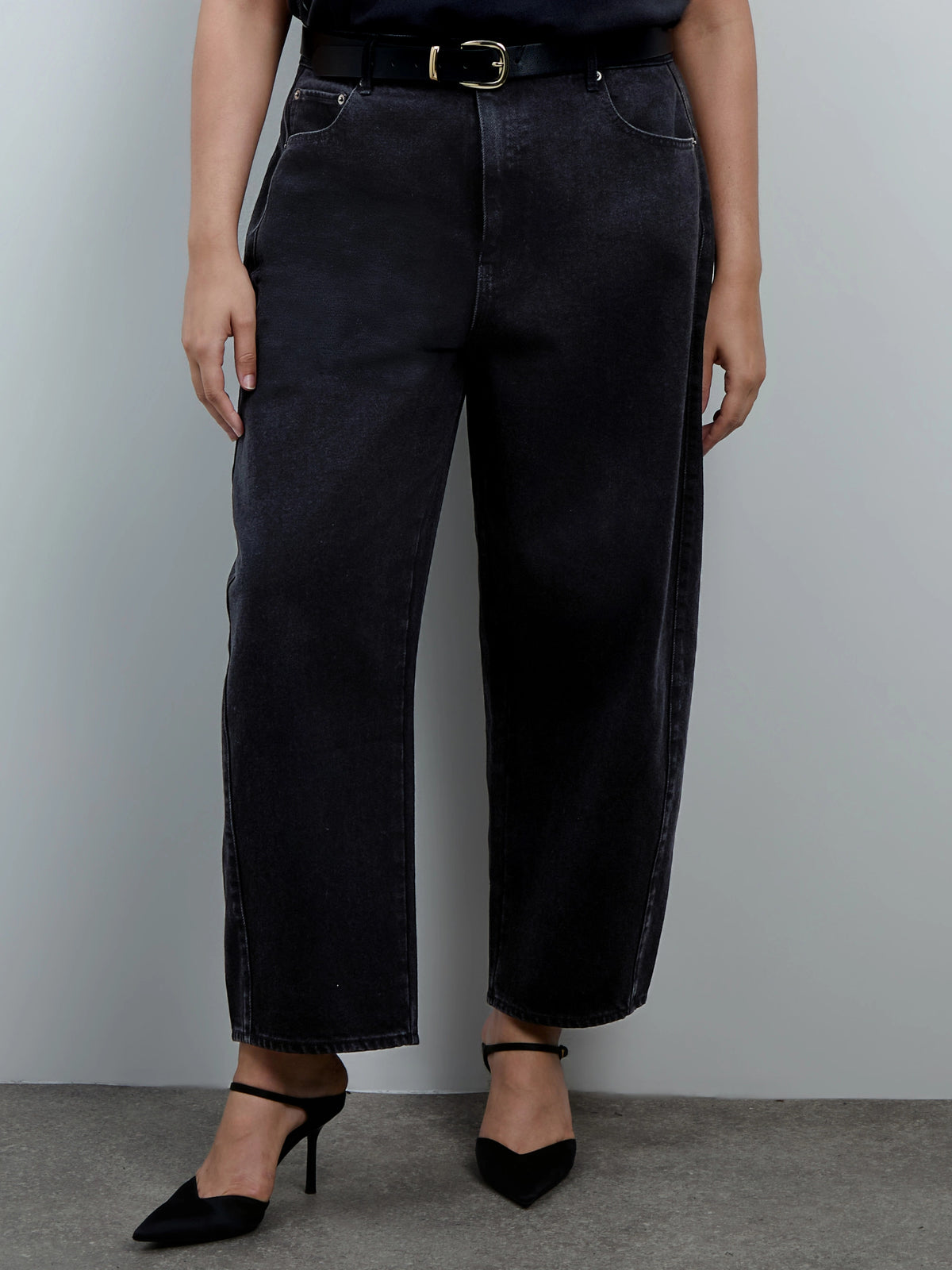 Black Barrel Jeans