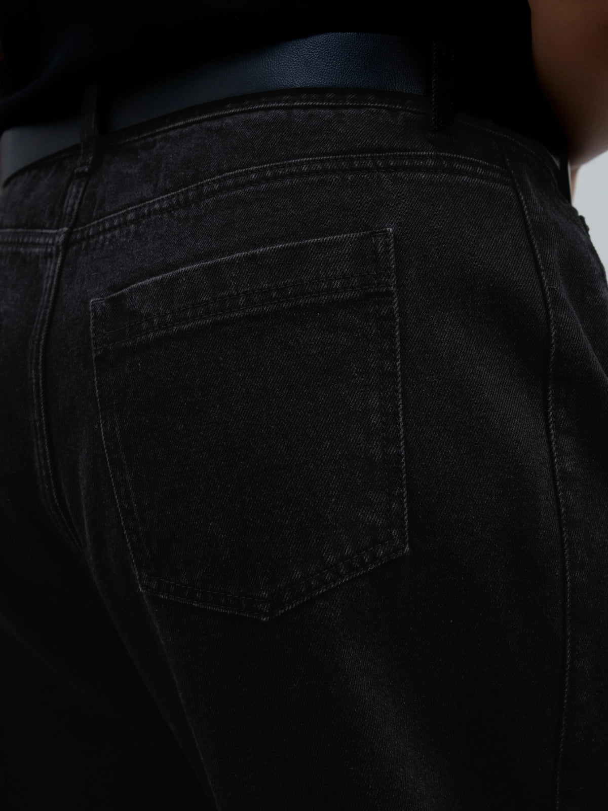 Black Barrel Jeans