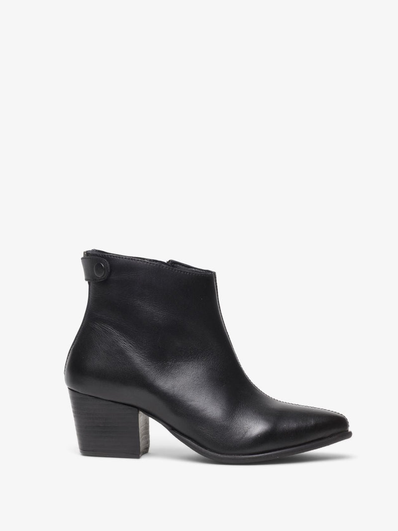 Black Wide Fit Zip Back Western Leather Boots