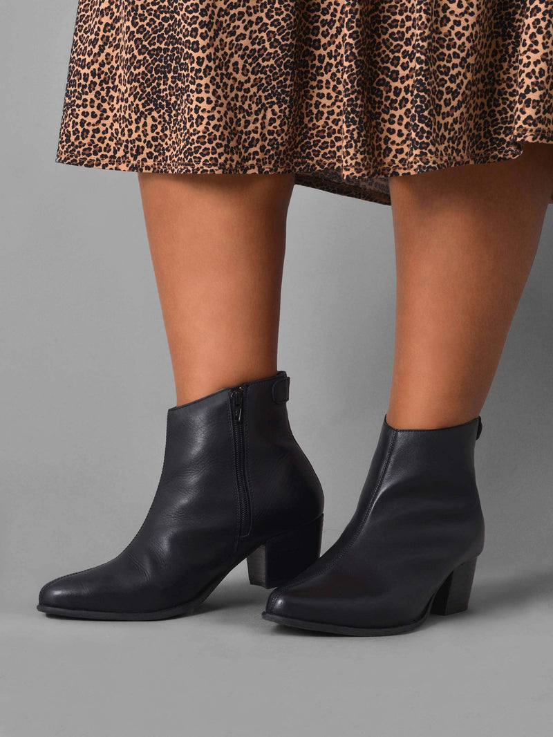 Black Wide Fit Zip Back Western Leather Boots