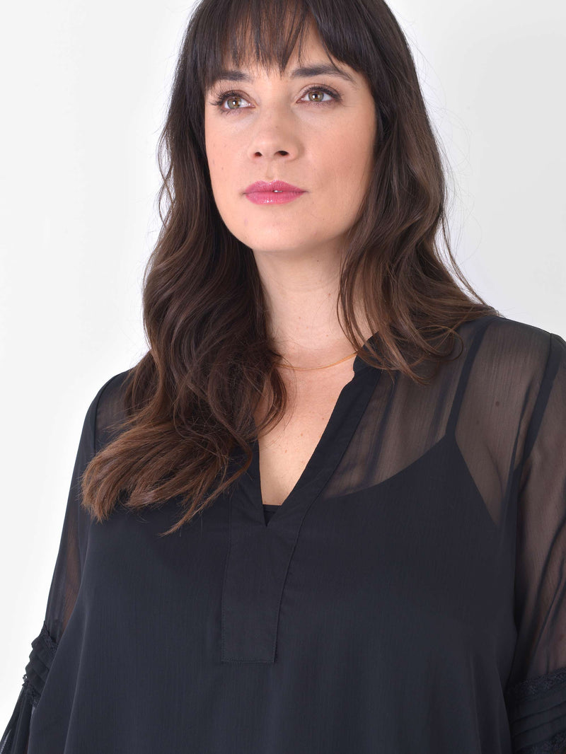 Black Spot Pleat Sleeve Blouse