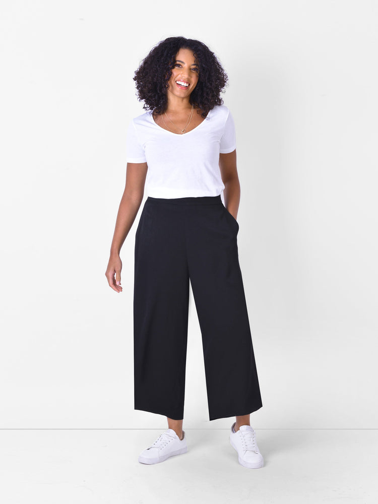 Black Cropped Trousers With Pocket