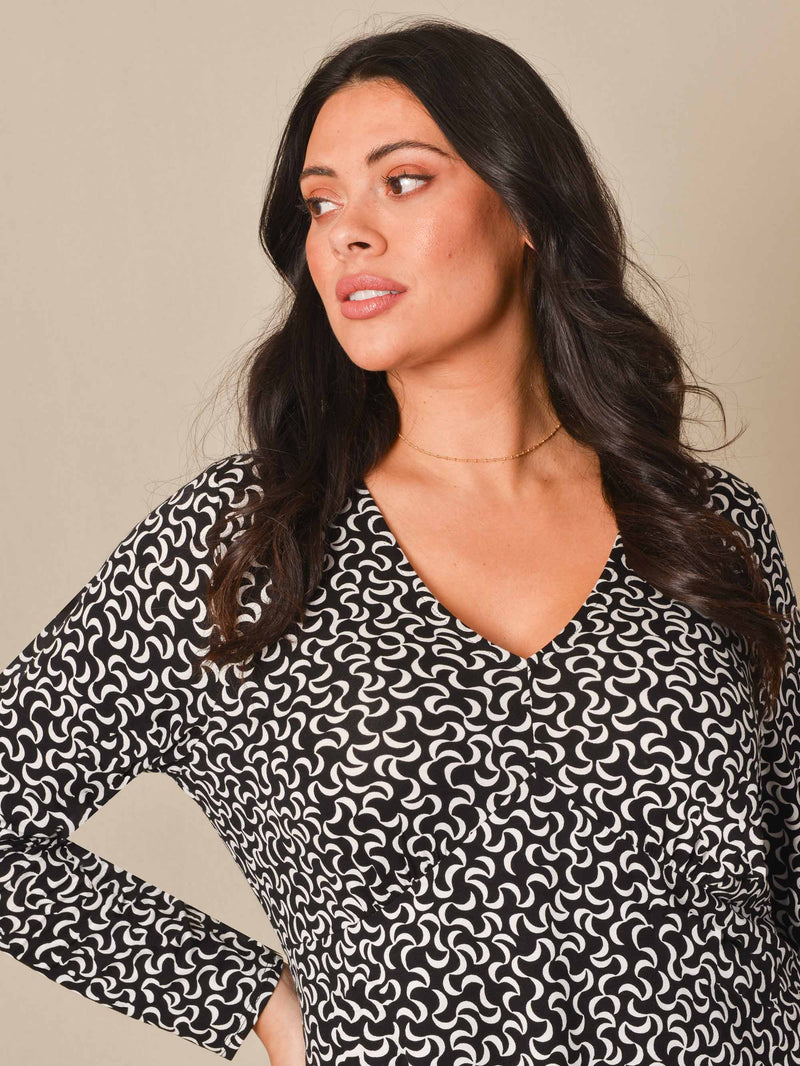 Mono Curl Print Fitted Jersey Top
